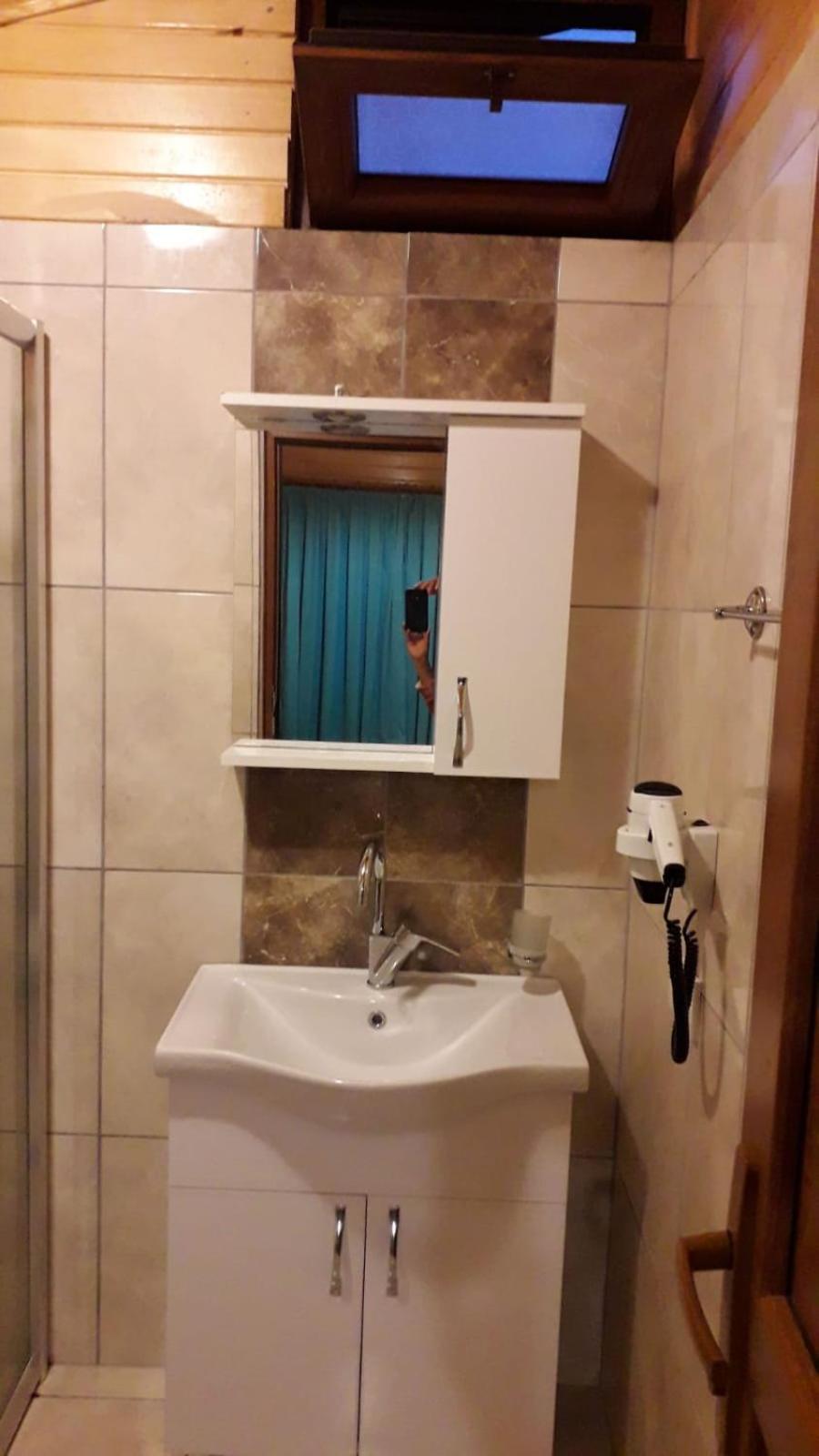 Armina Lodge