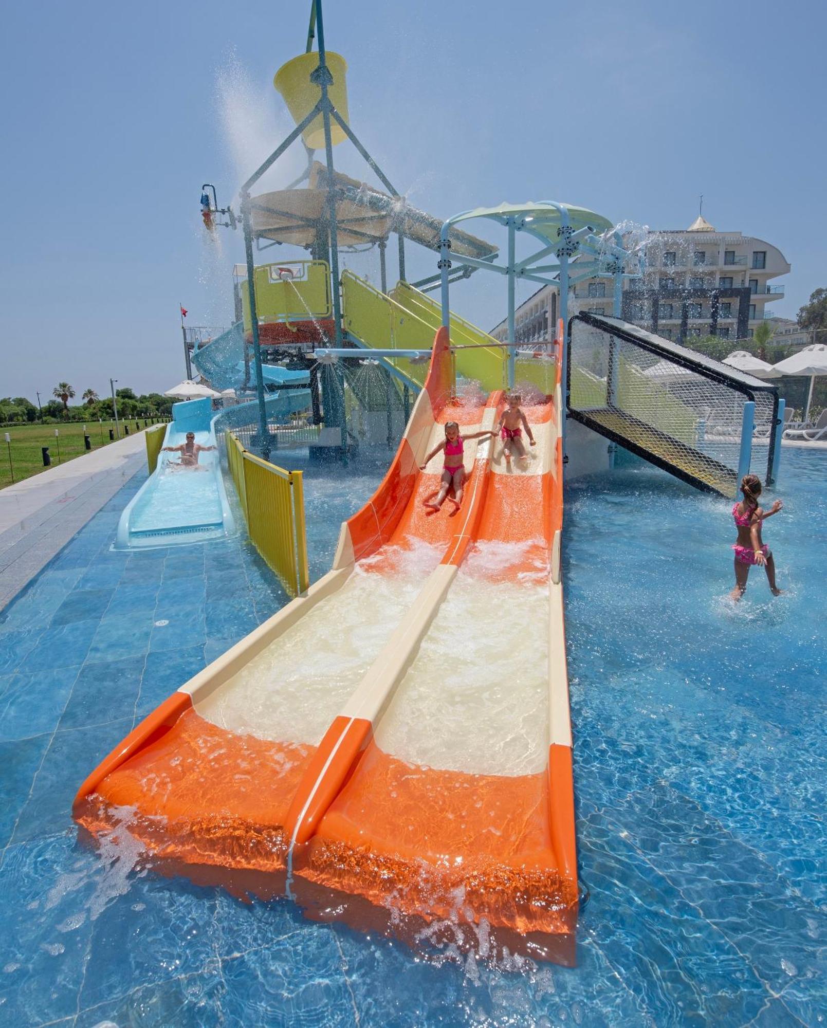 Novum Garden 5* Side