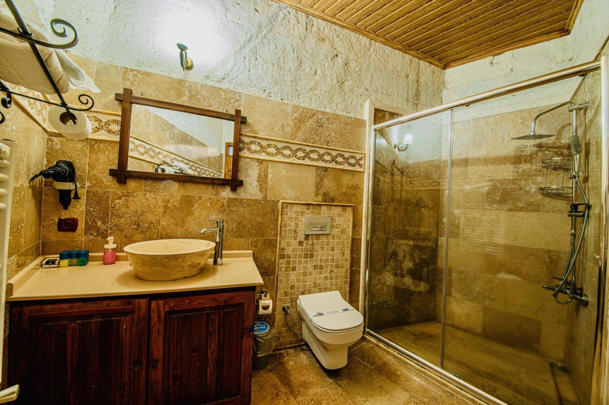 Chelebi Cave House 2*