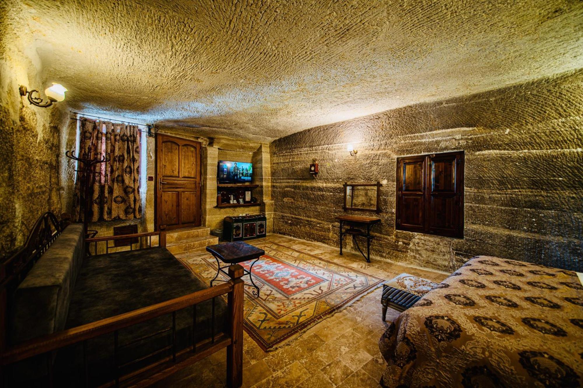 Chelebi Cave House 2*