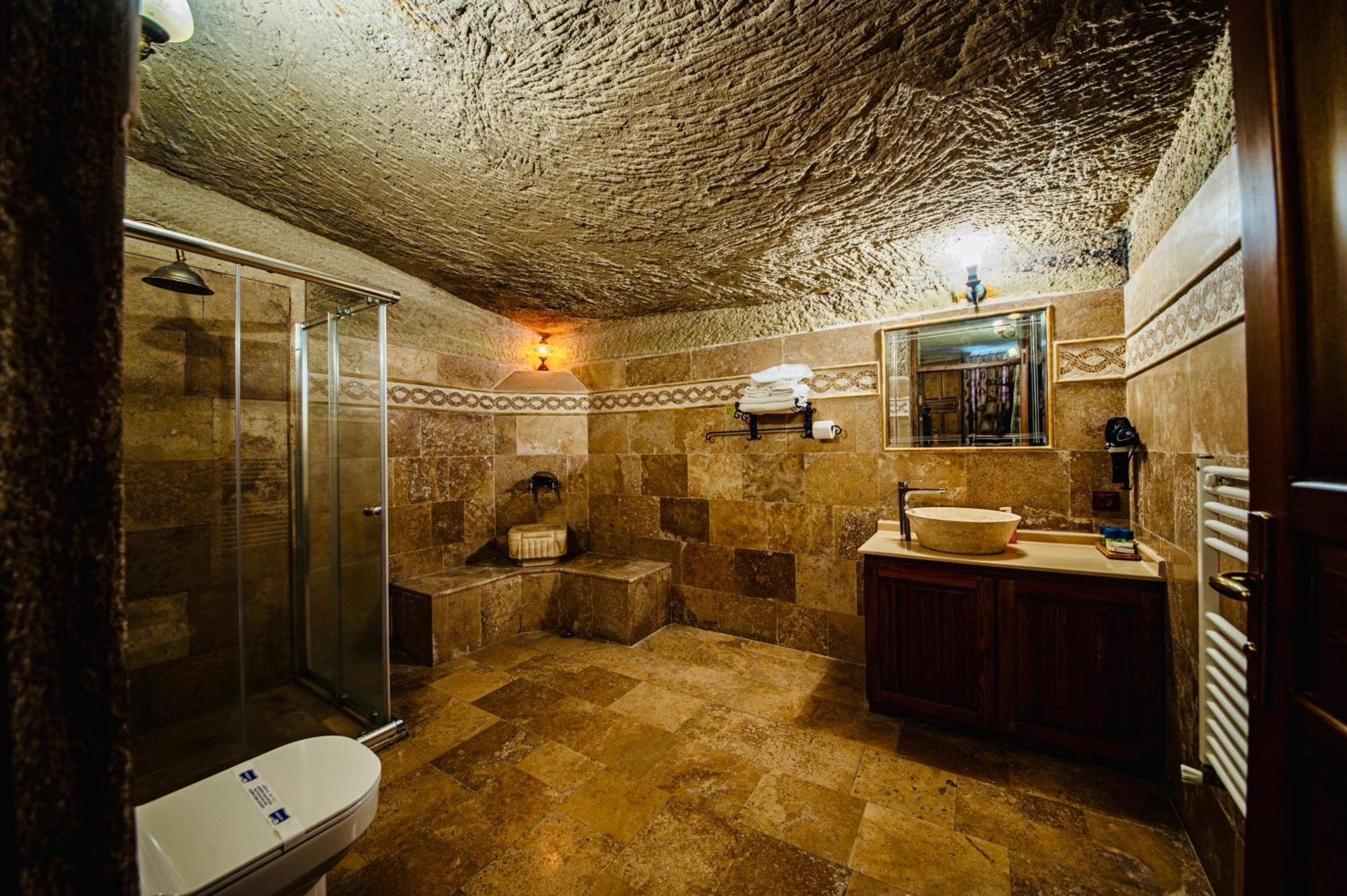 Chelebi Cave House Hotel 2*