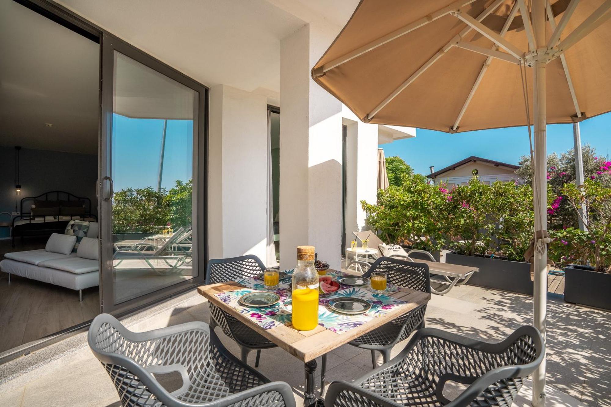 Payava By True Blue Hotel *