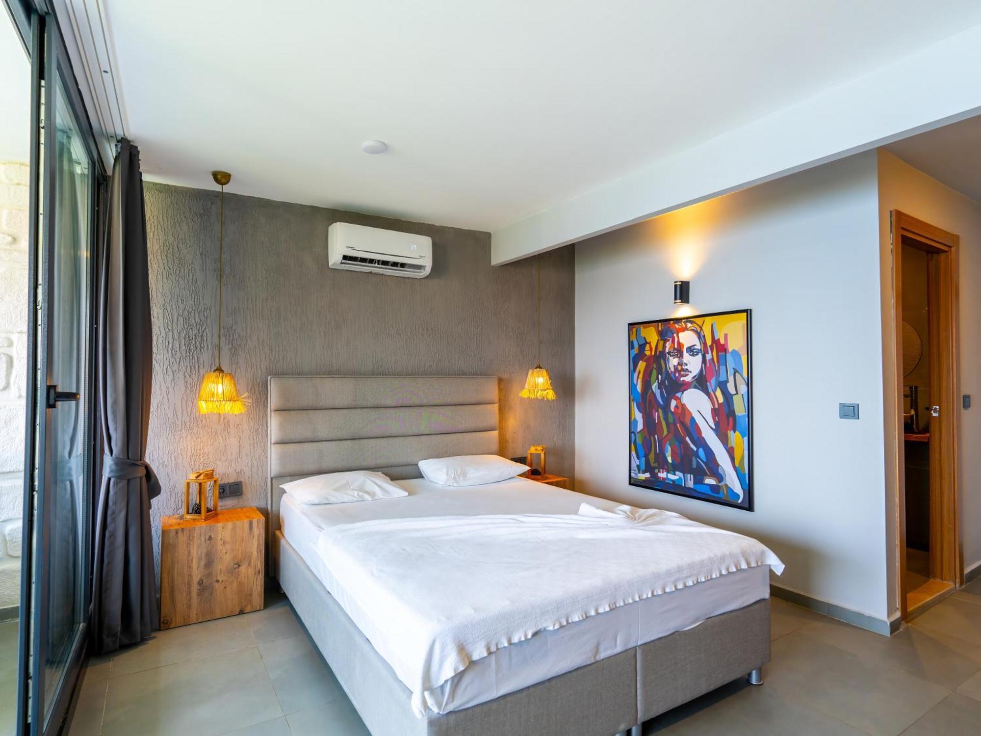 Castle Boutique Hotel *