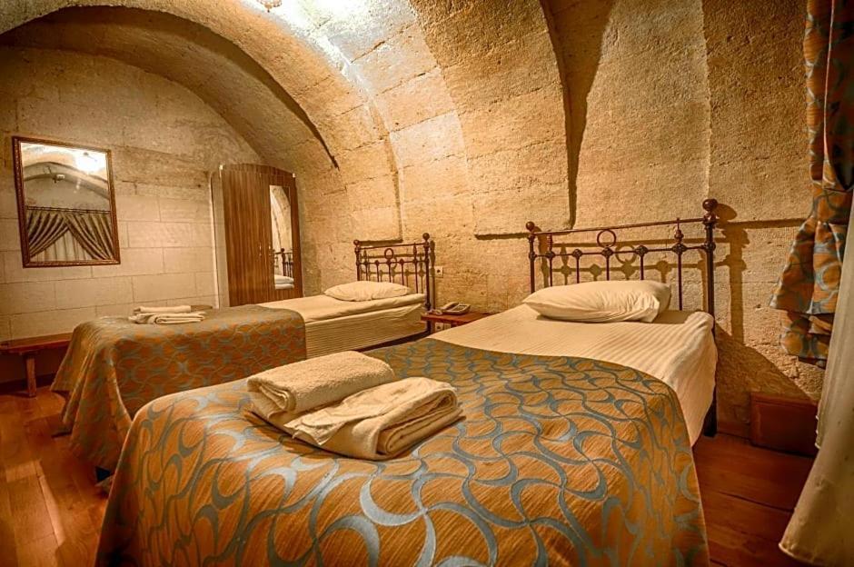 Nomads Cave & Rooftop Hotel