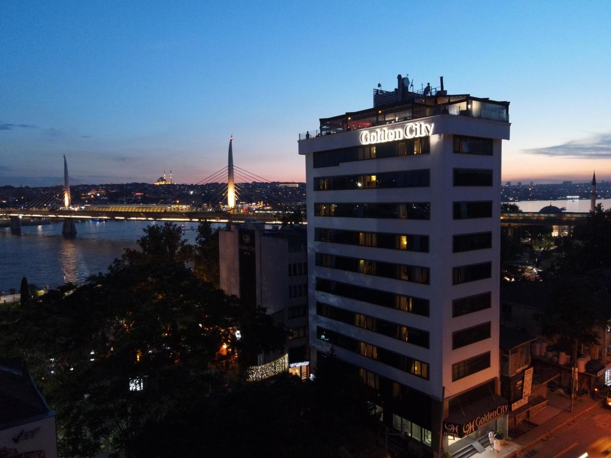 Hotel Golden City 4*