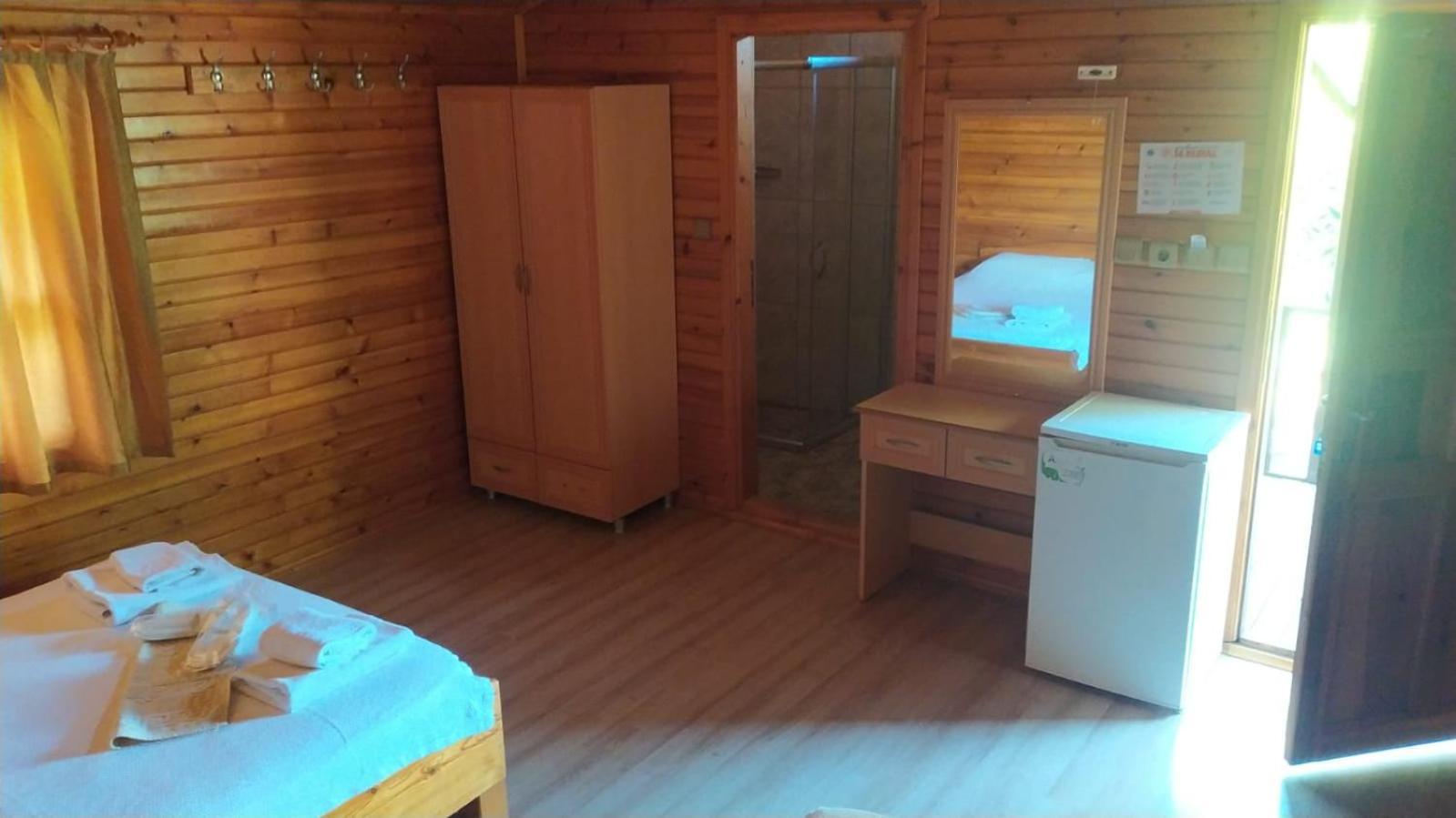 Armina Lodge *
