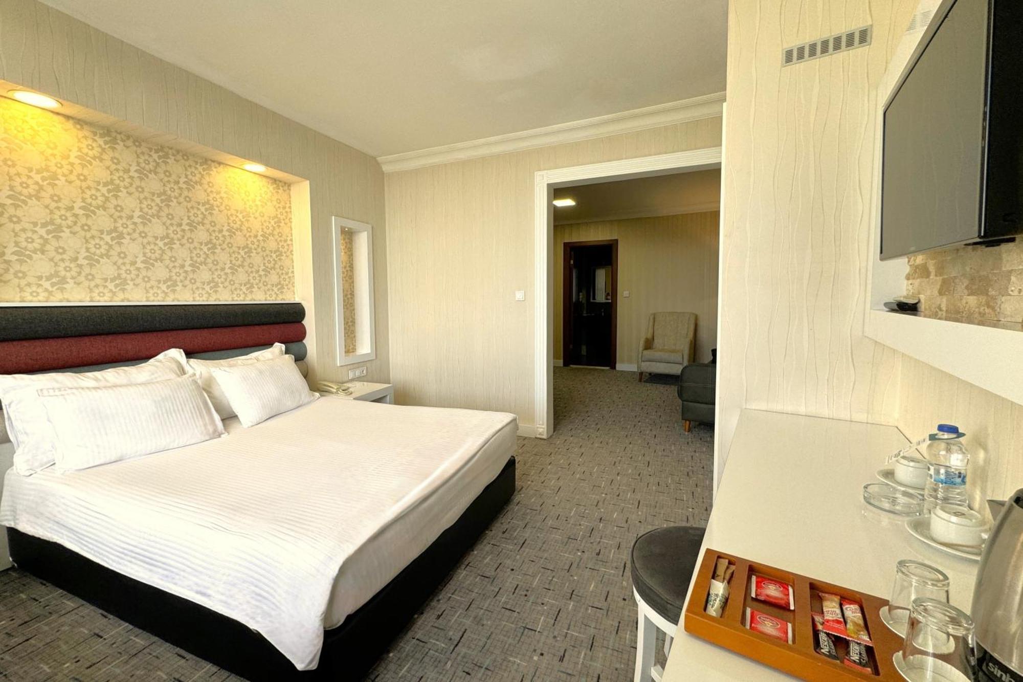 Yat Hotel