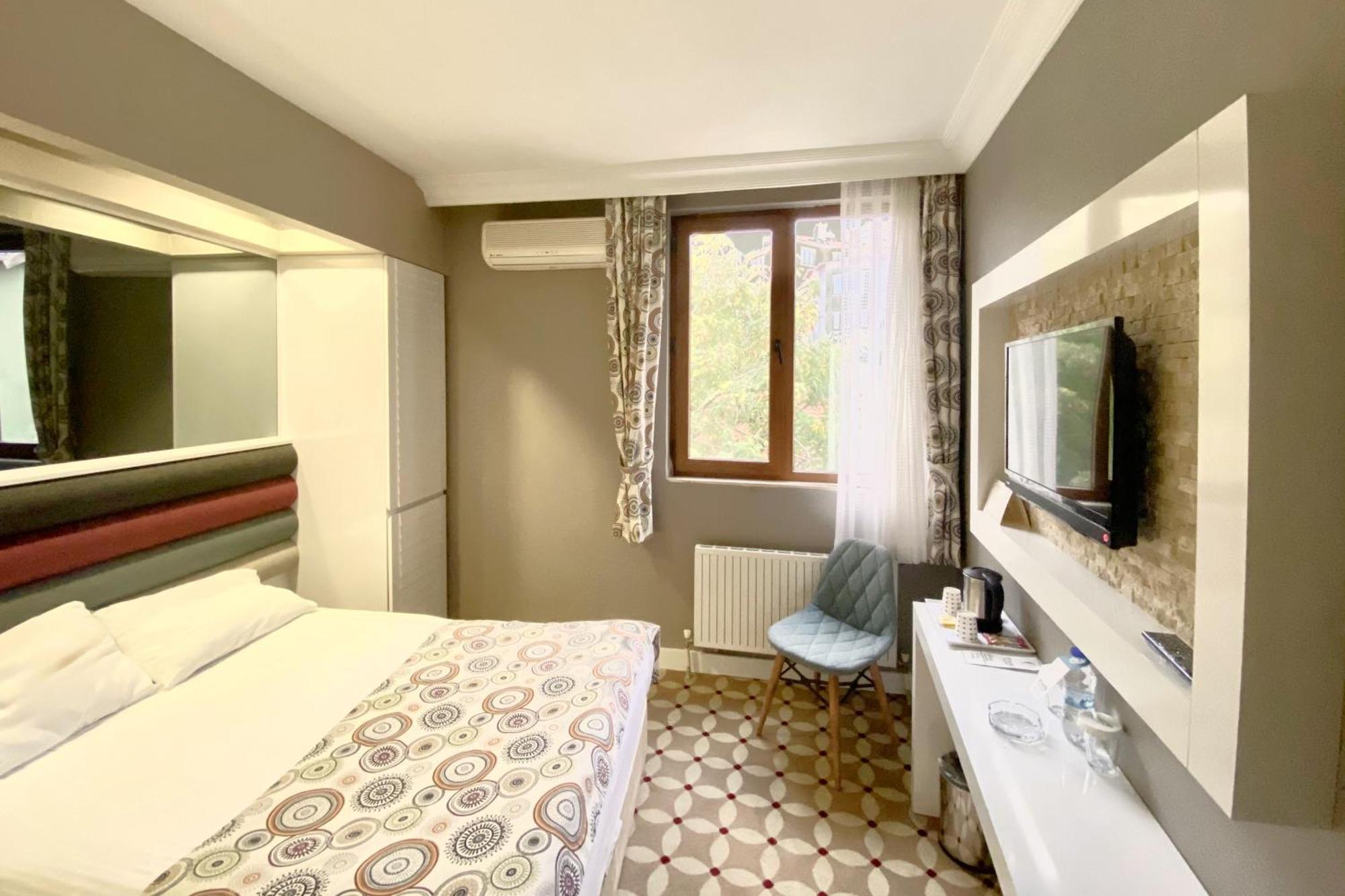 Hotel Yat