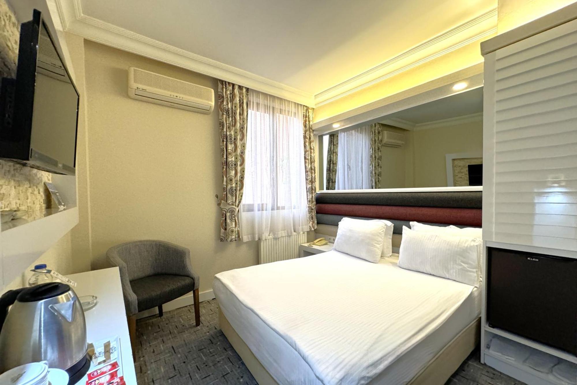 Hotel Yat