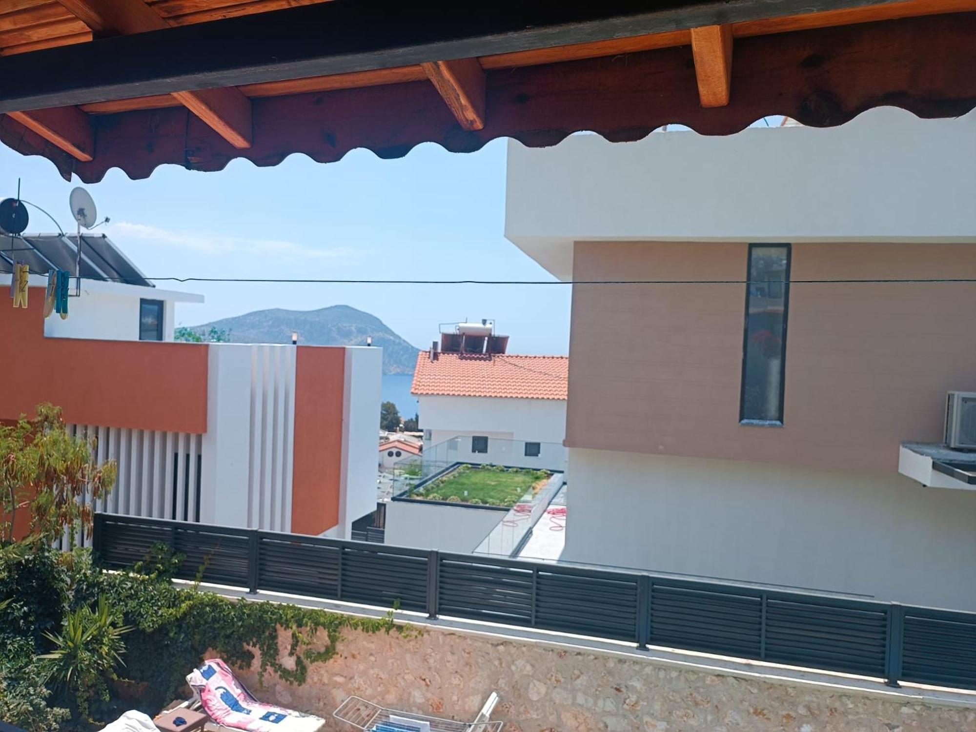 Leton Kleo - Center Villa