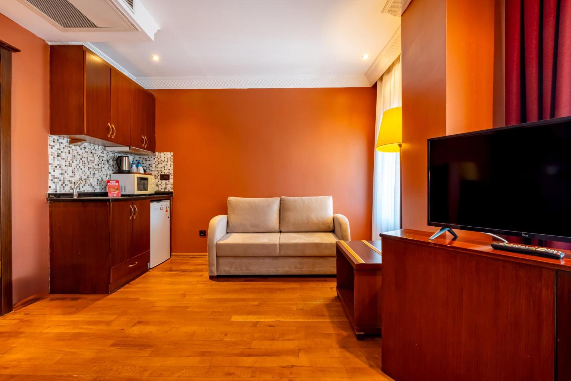 Mangana Hotel 4*