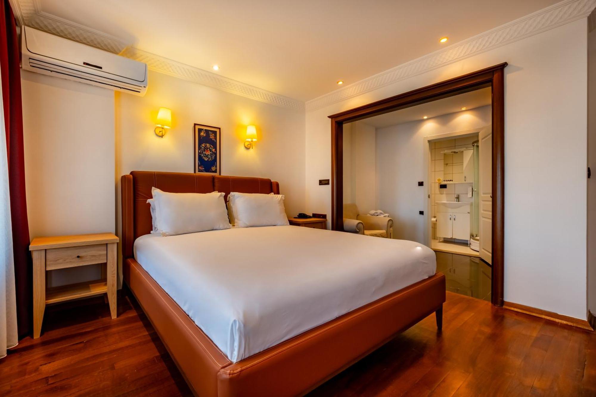 Mangana Hotel
