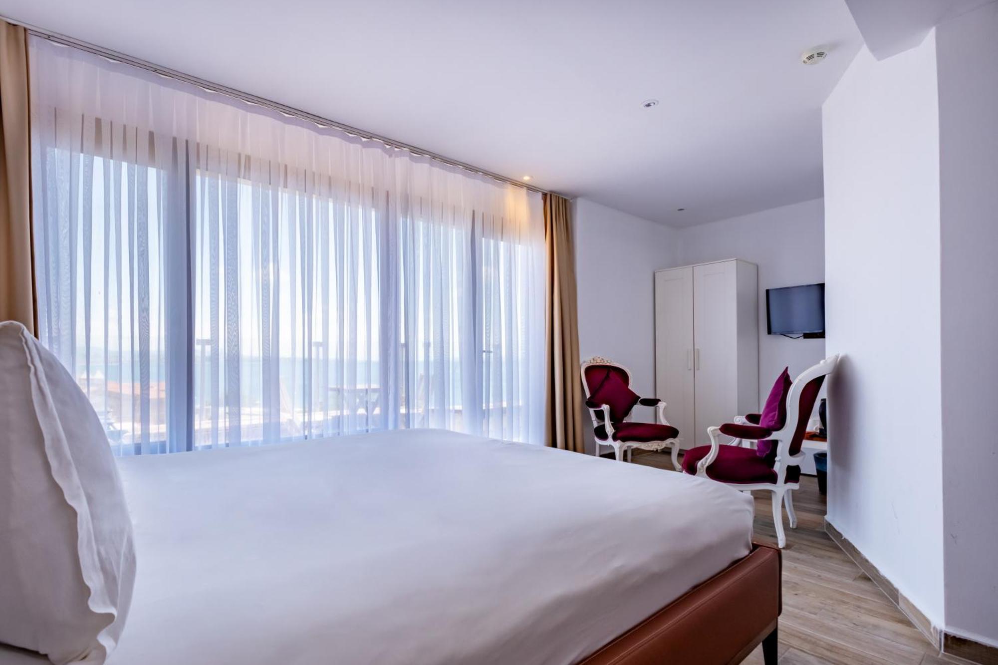 Mangana Hotel