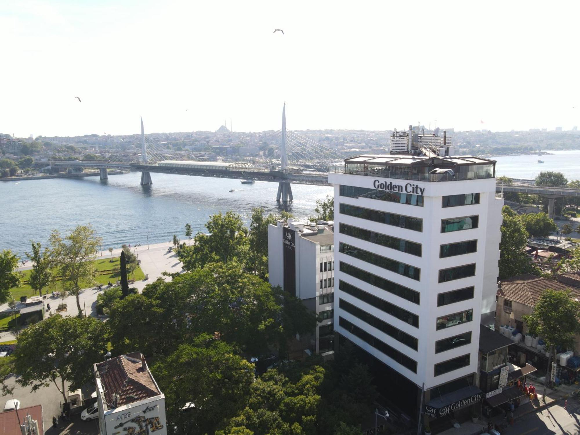 Hotel Golden City 4*