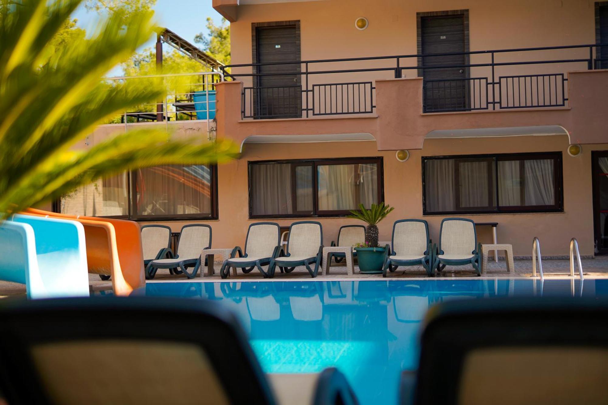 Hotel Aleria Belport