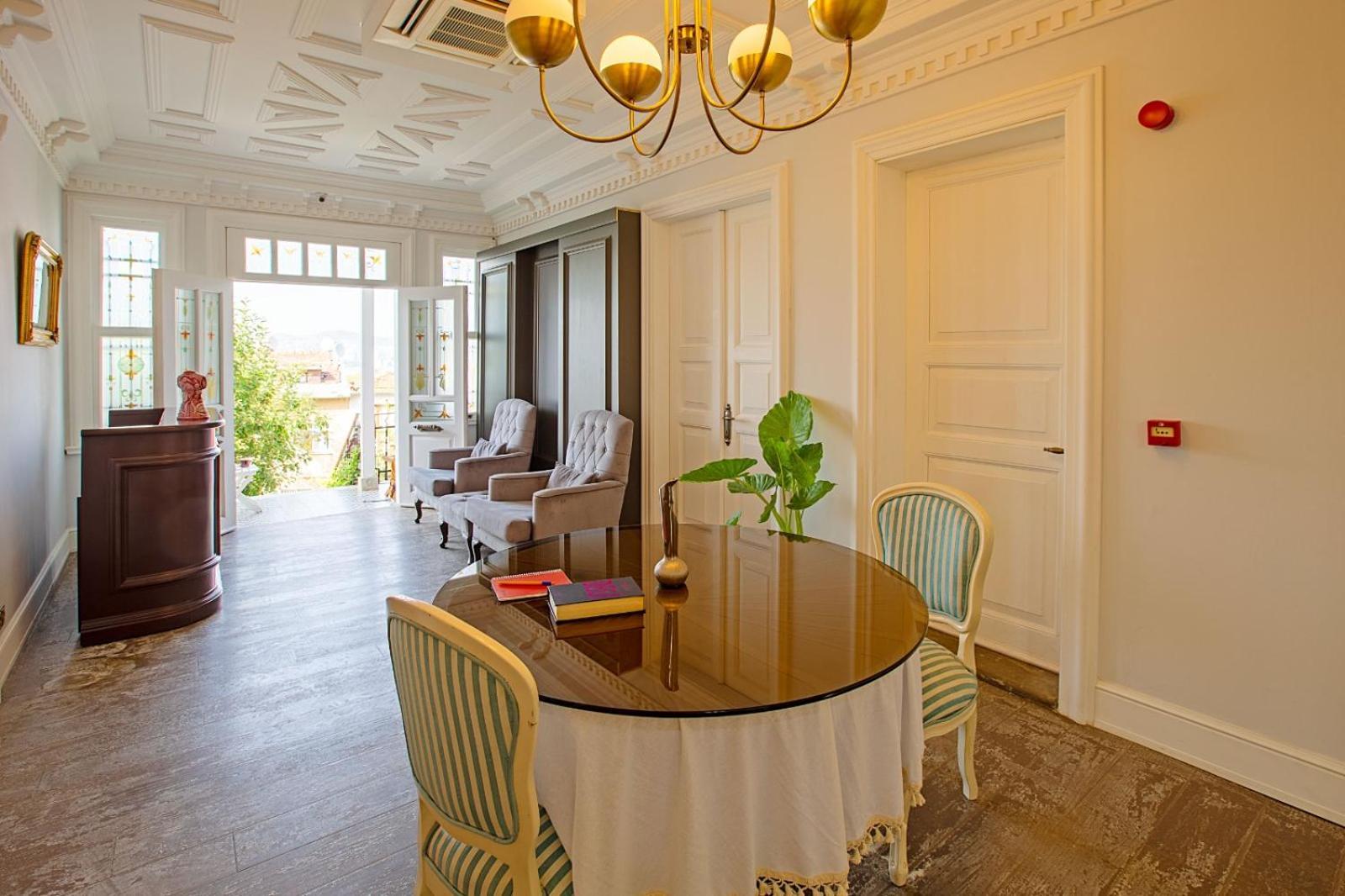Mansion Milia Boutique