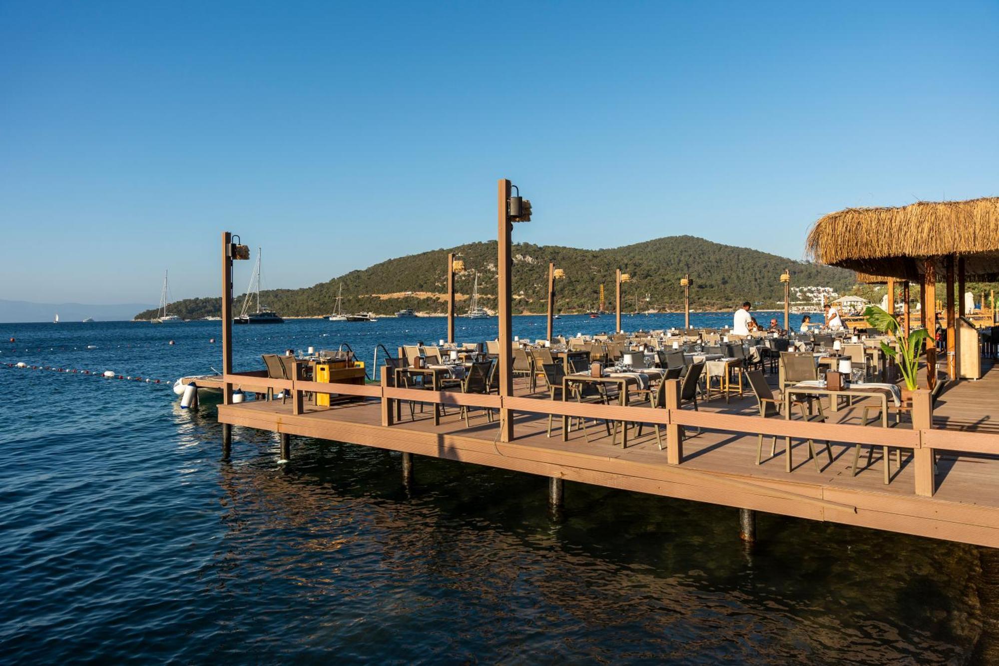 Daphnis Hotel