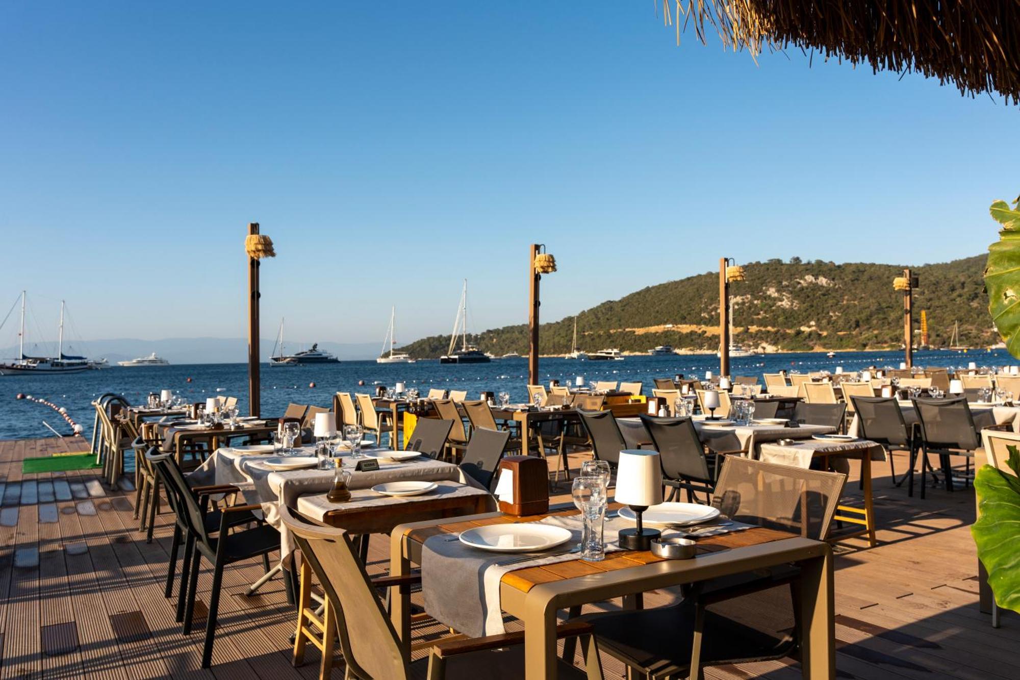 Hotel Daphnis 4*