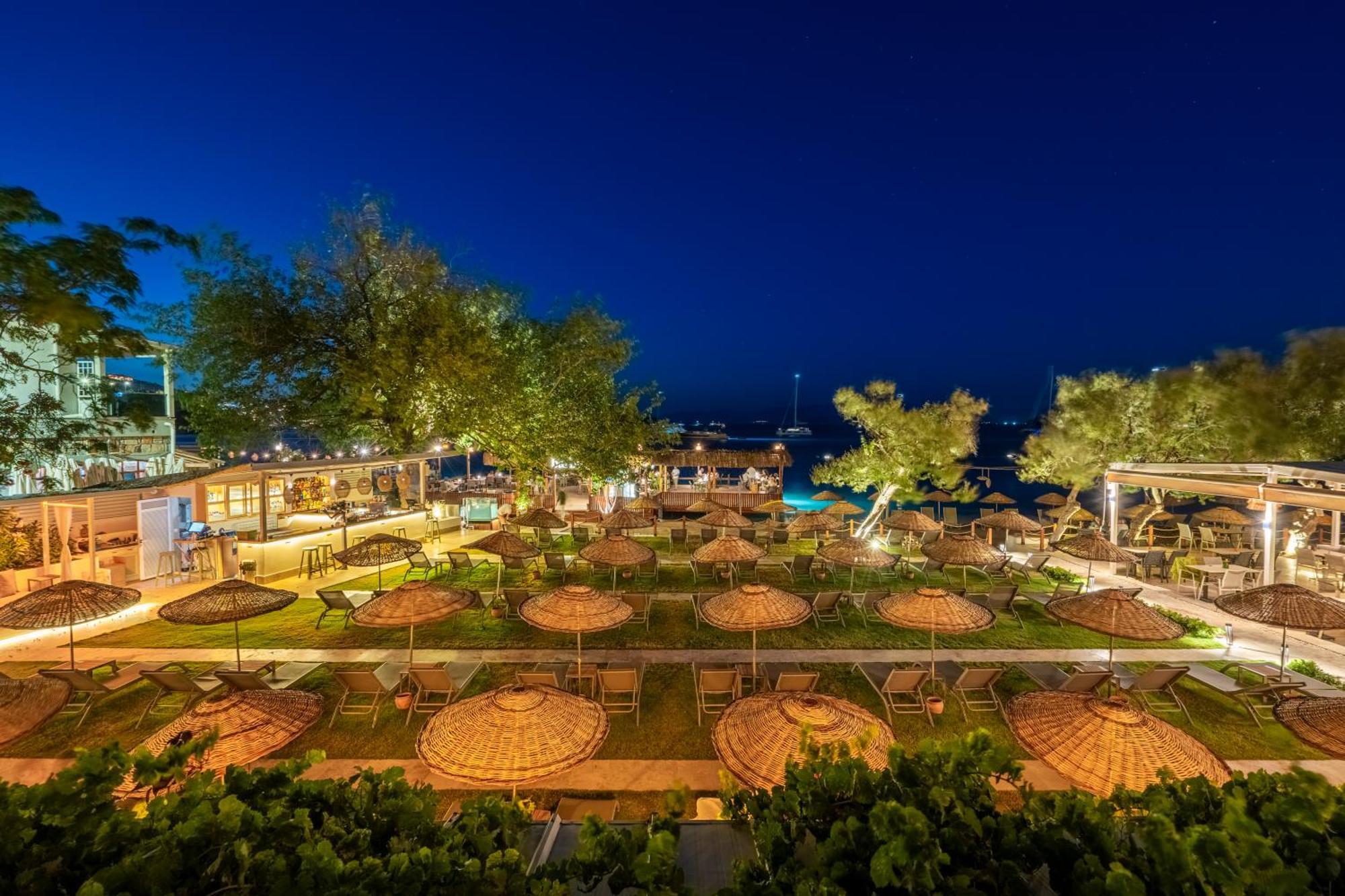 Daphnis Hotel