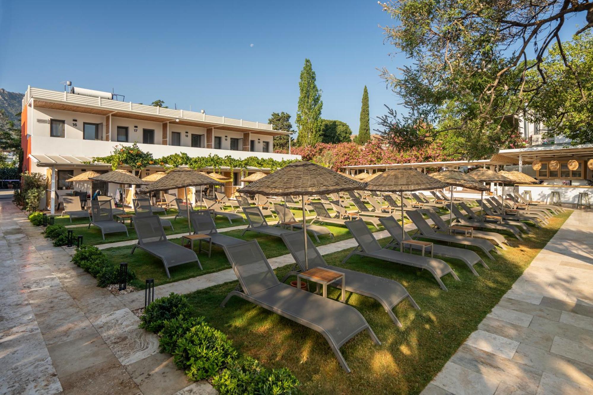 Daphnis Hotel Golturkbuku