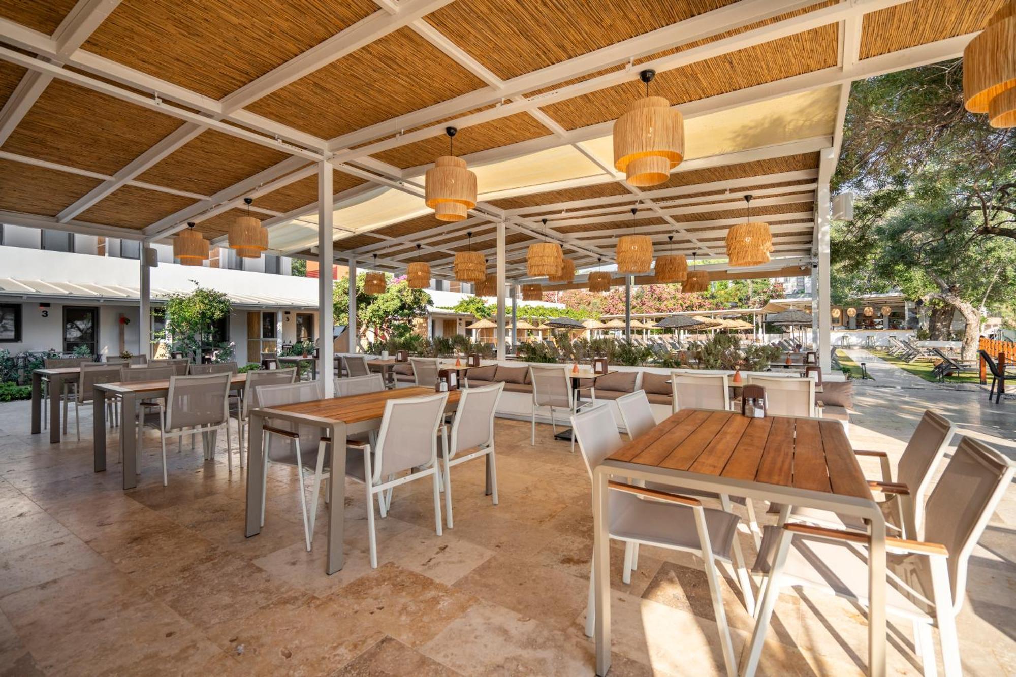 Hotel Daphnis Golturkbuku