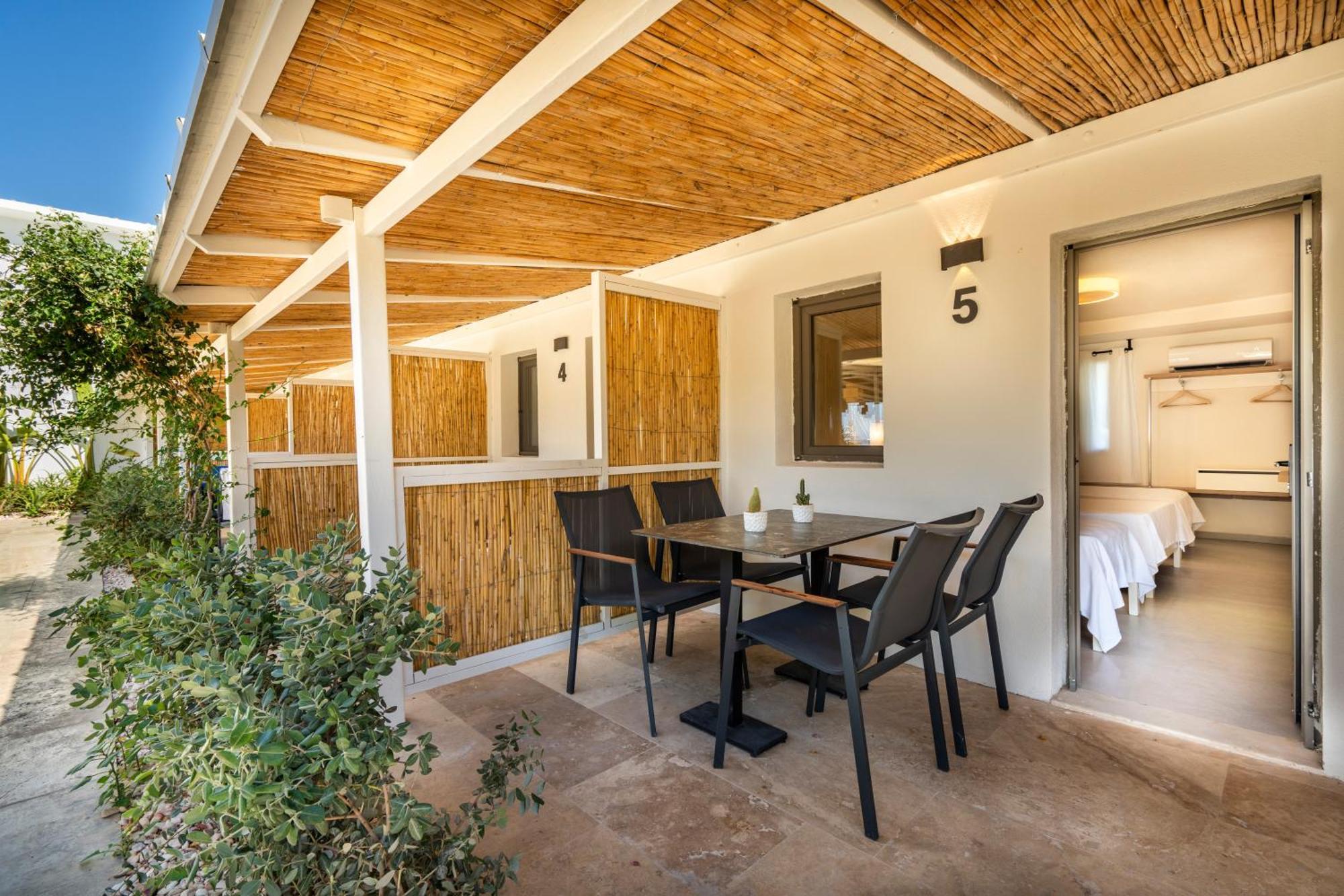 Hotel Daphnis 4*