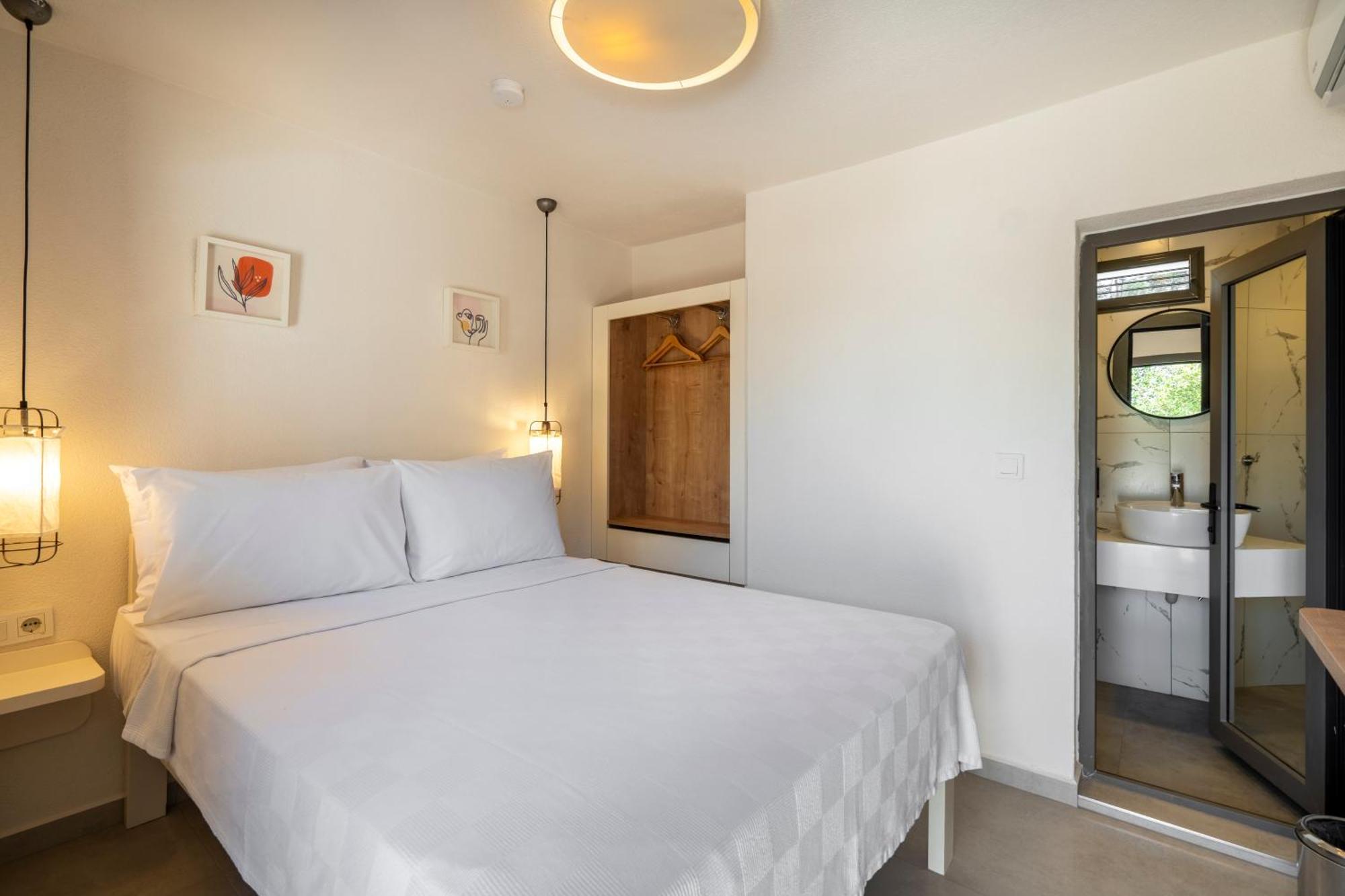 Hotel Daphnis Golturkbuku
