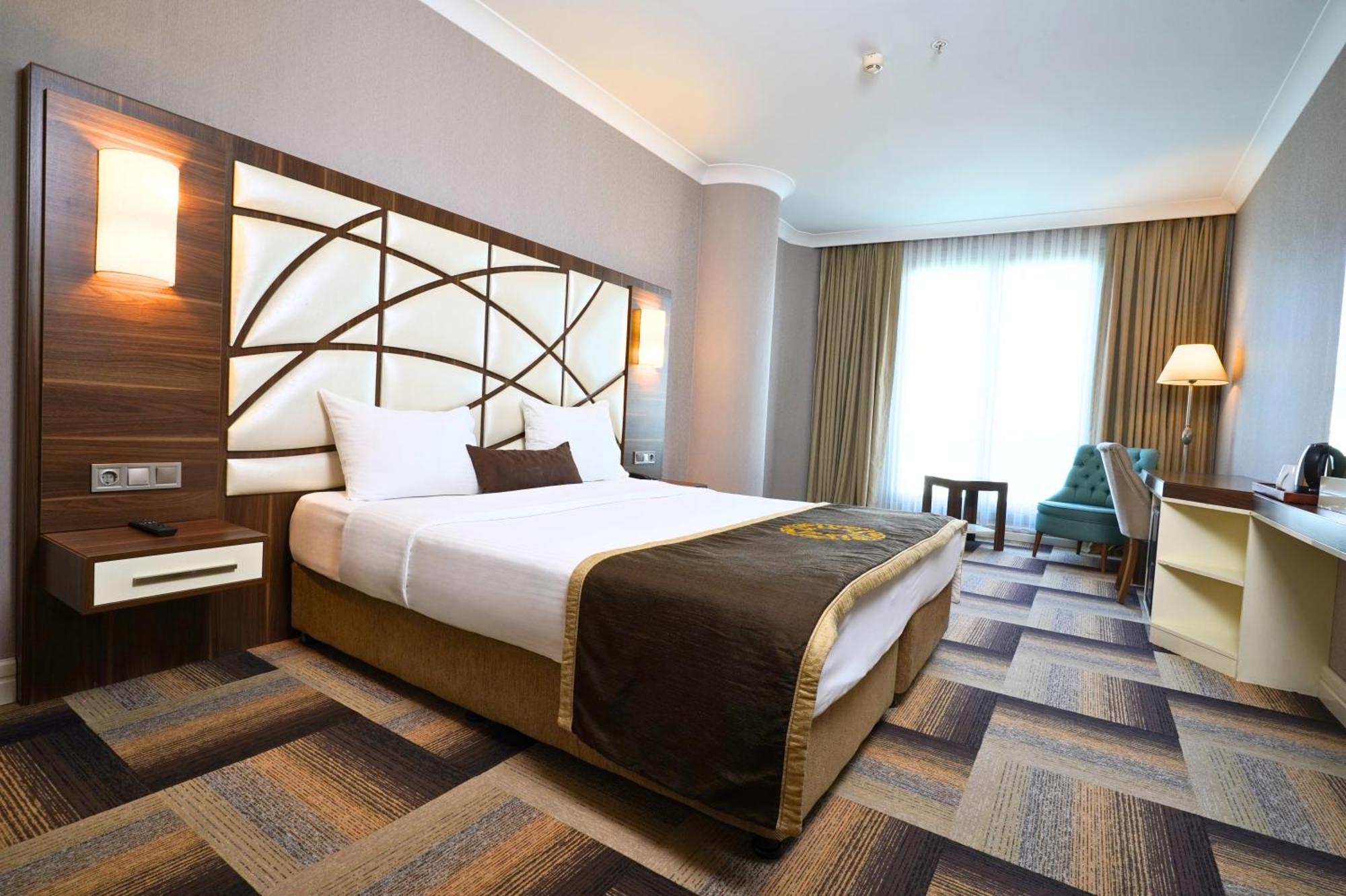 The Grand Mira Business Hotel Hotel