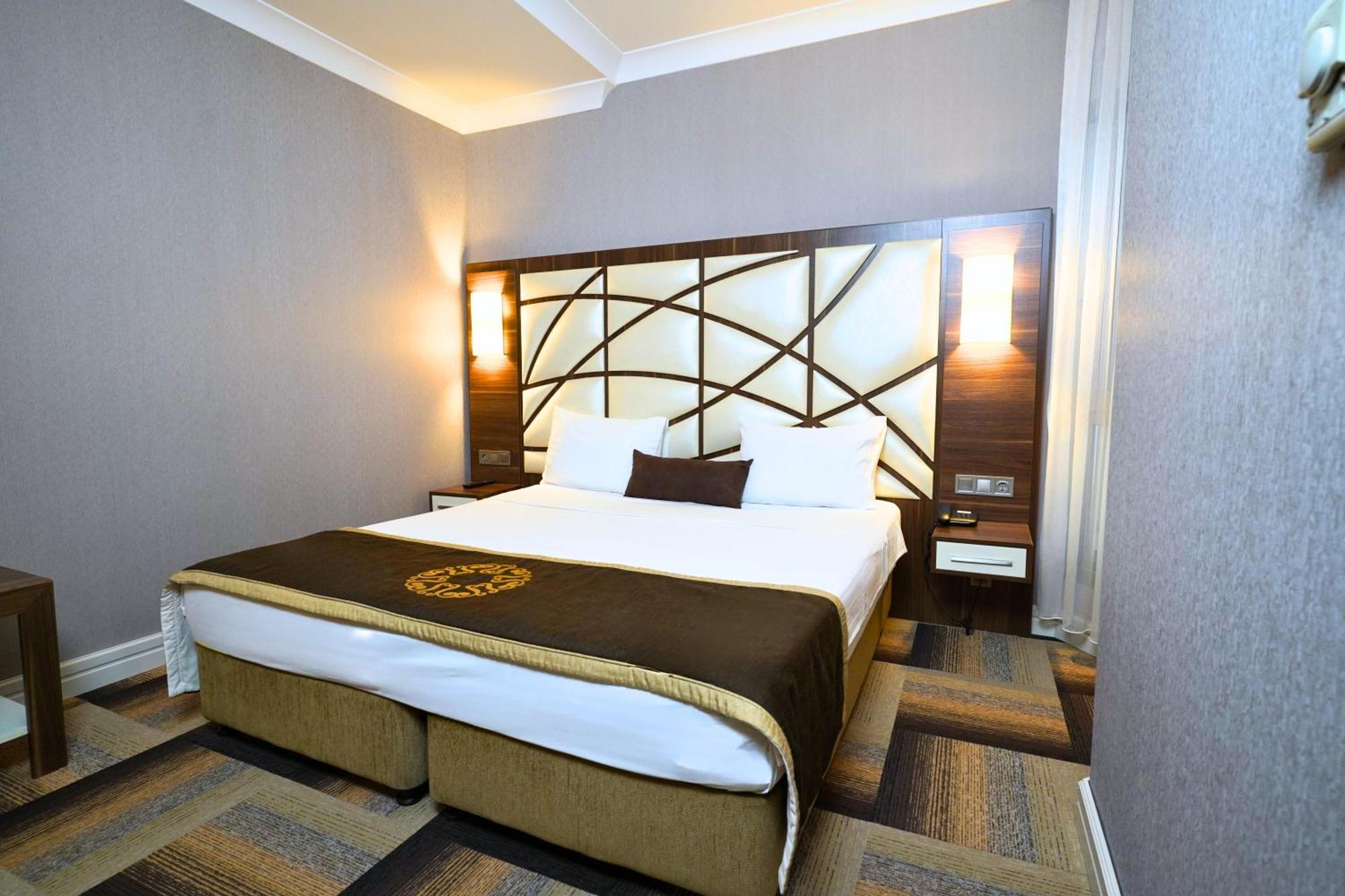 Hotel The Grand Mira Business Hotel 4*