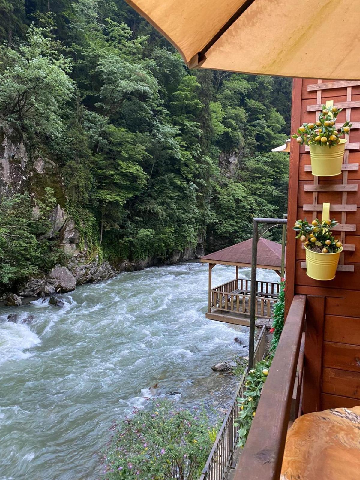 Lodge Hosdere Camlihemsin