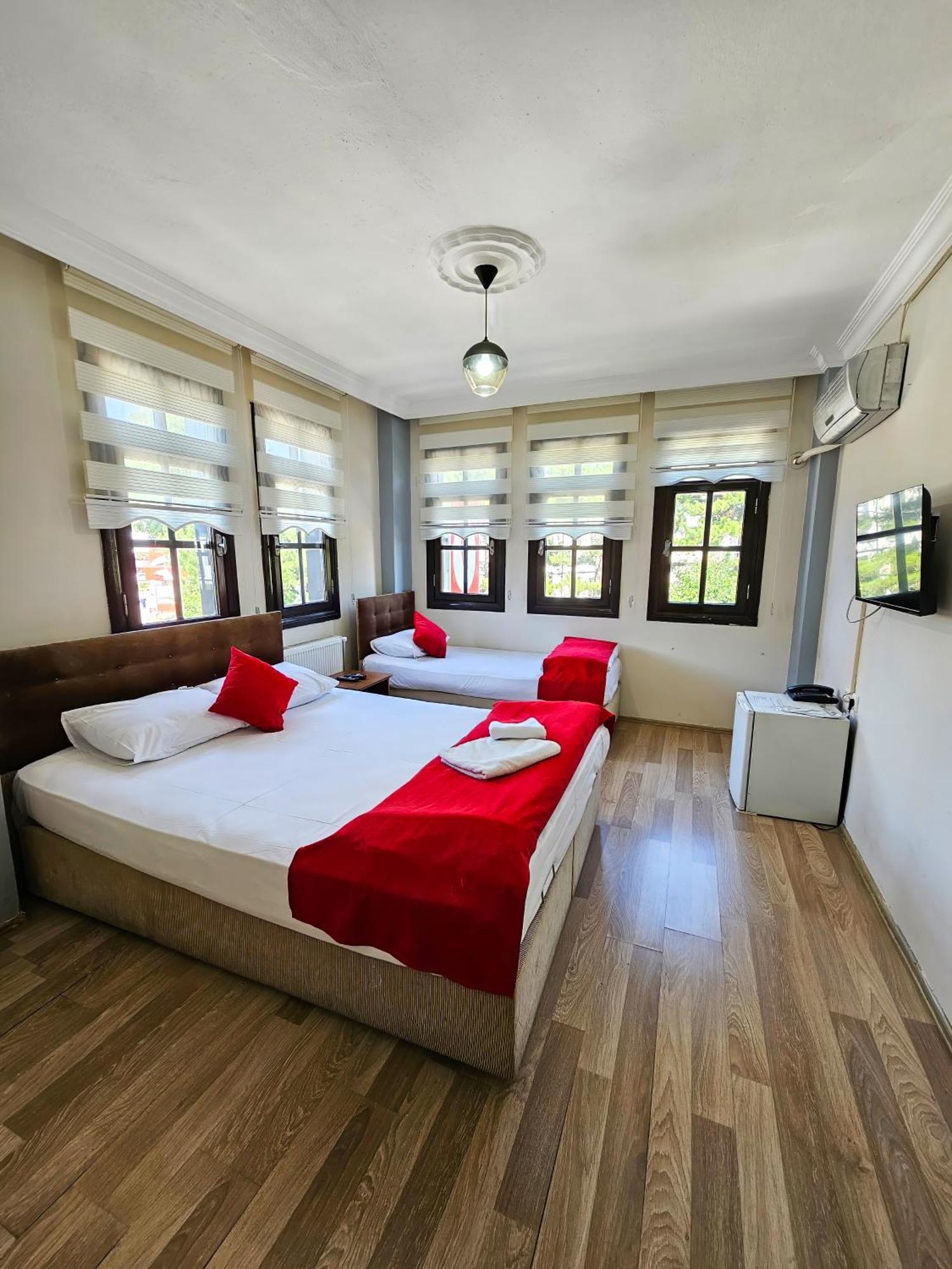 Sultan Saray Hotel *