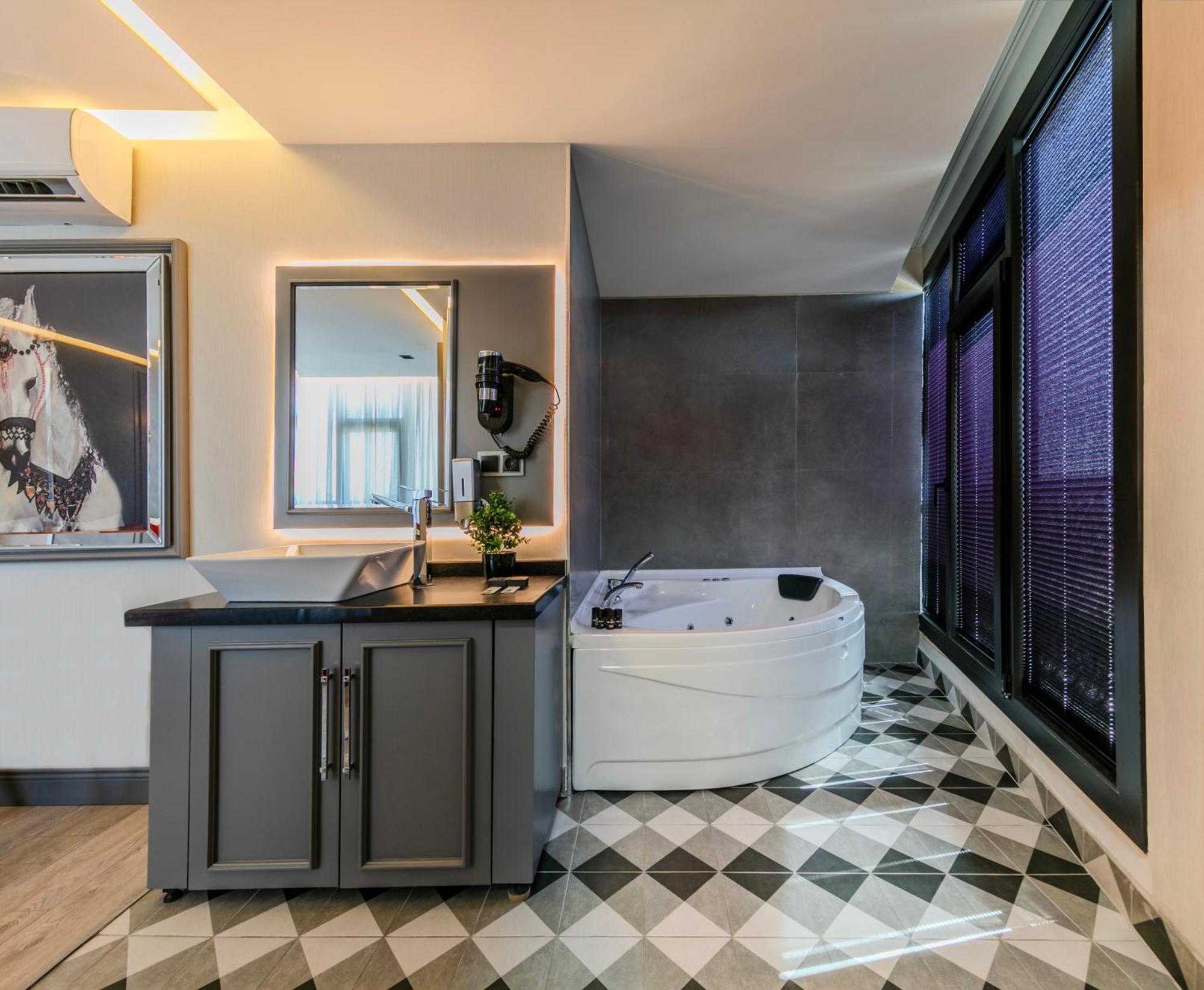 Atar Airport - & Wellness 4* Arnavutkoy