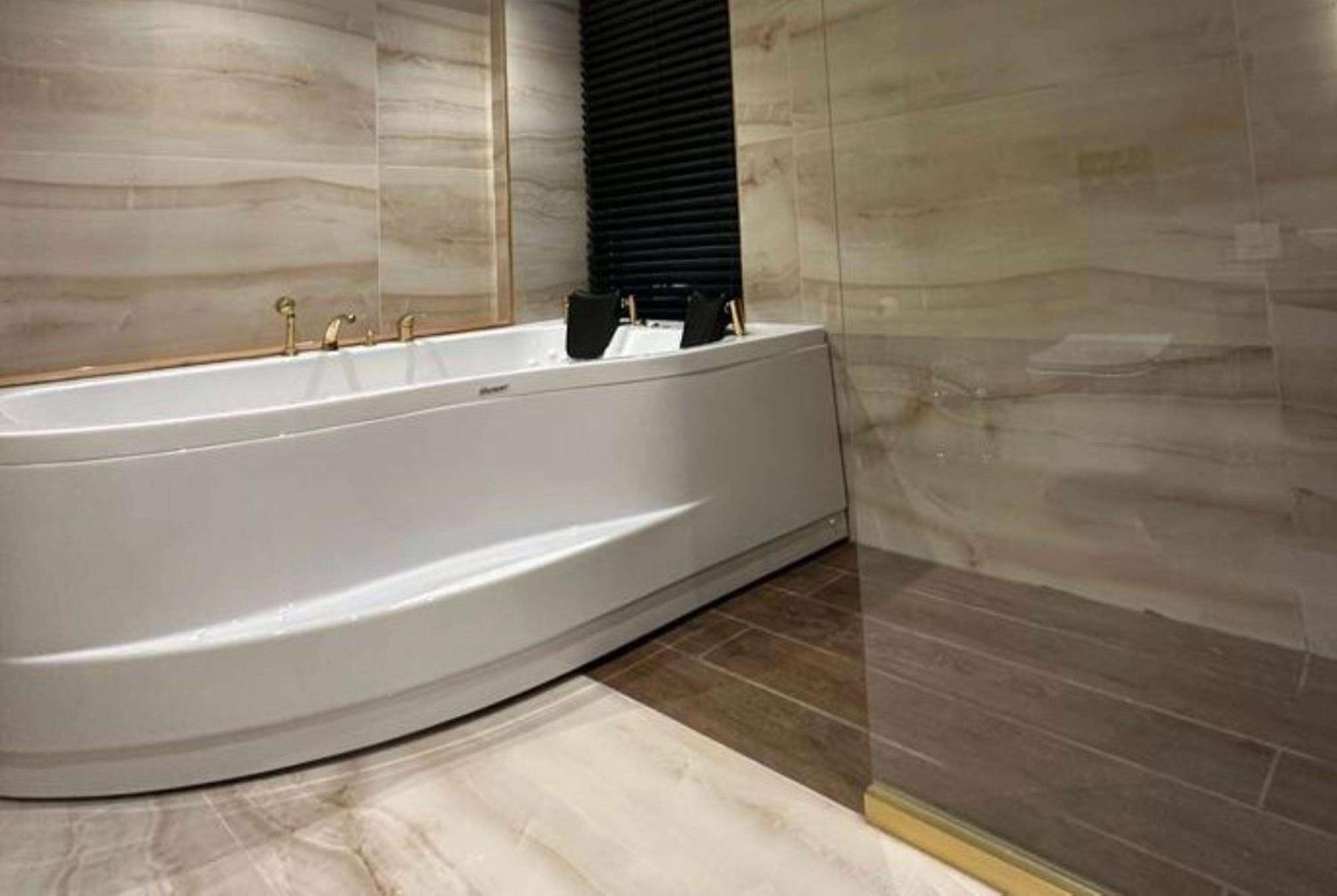 Amorium & Wooden Stone House Hotel 4*