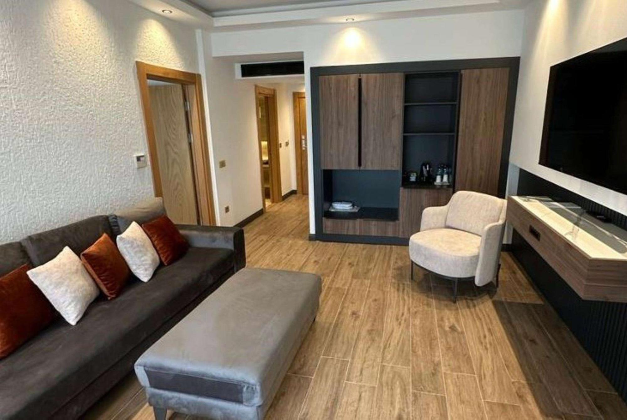 Hotel Amorium & Wooden Stone House