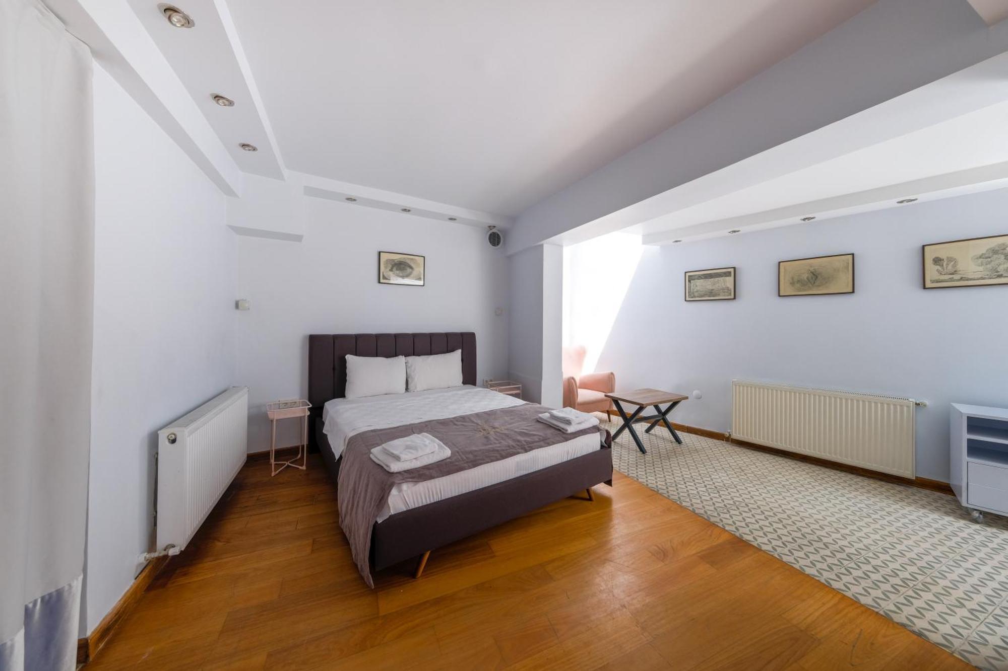 Apartment Maison Detroit Iconic 3br Triplex With Great Views *