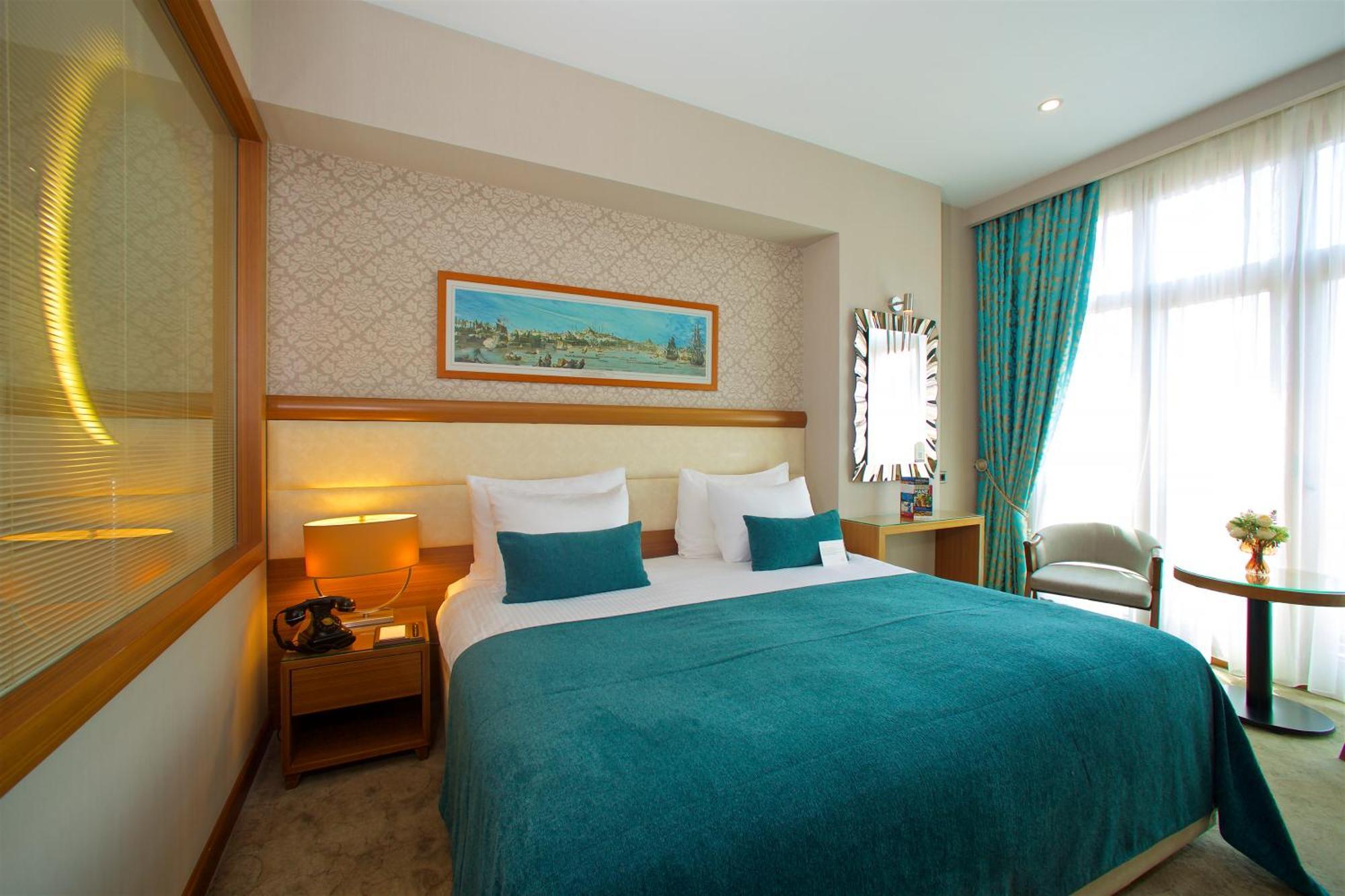 Momento Golden Horn Hotel