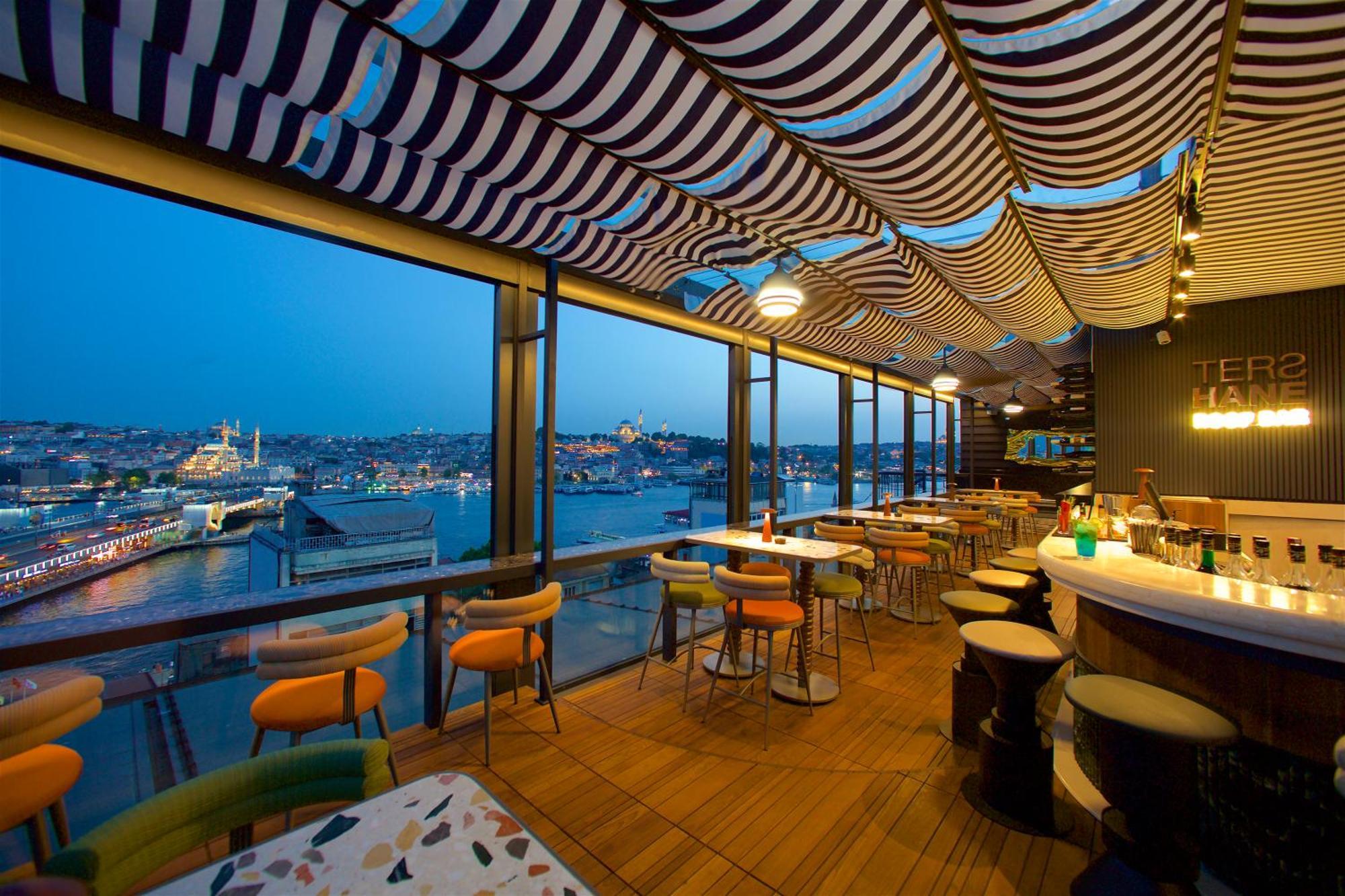 Momento Golden Horn 4*