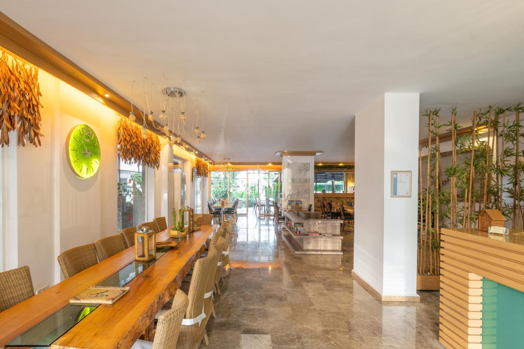 Bora Bora Butik Hotel 3*