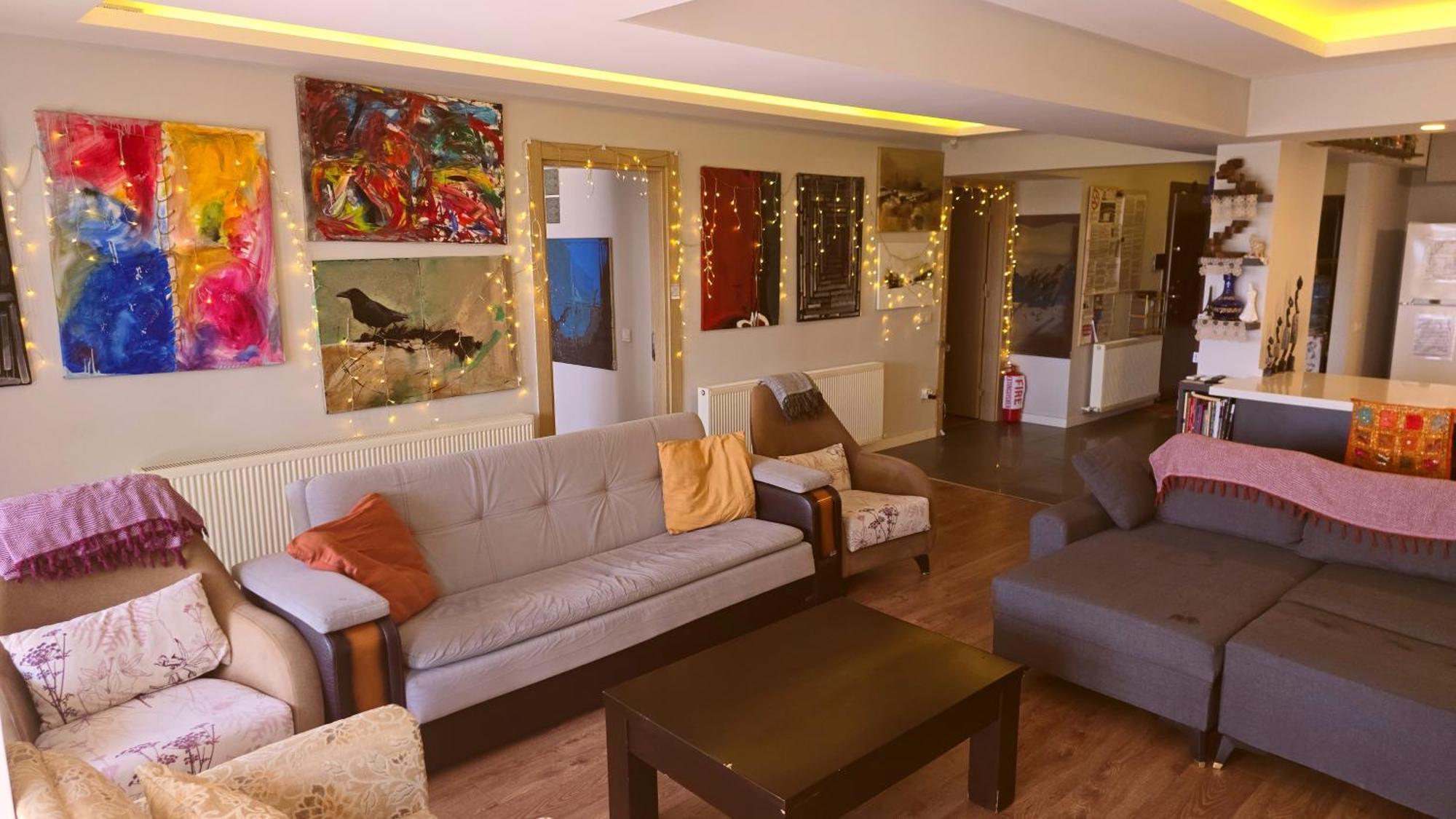 Elegant & Cozy Retreat Home, Center Gem By The Seaside, Steps From The Tram Izmir
