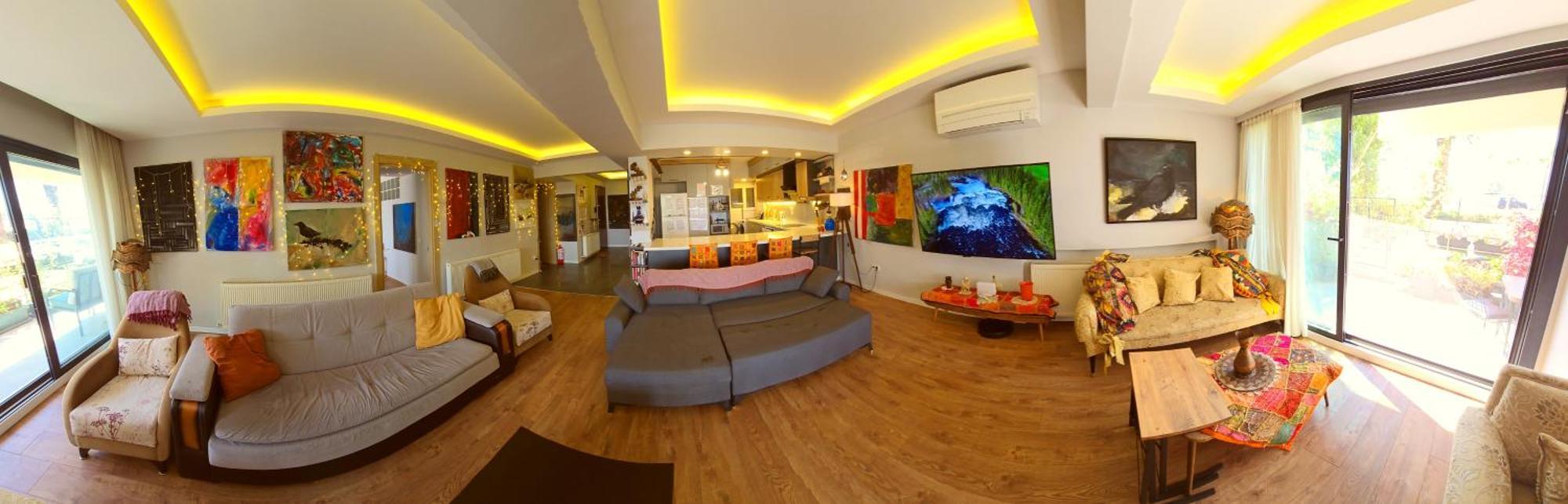 Elegant & Cozy Retreat Home, Center Gem By The Seaside, Steps From The Tram Apartment
