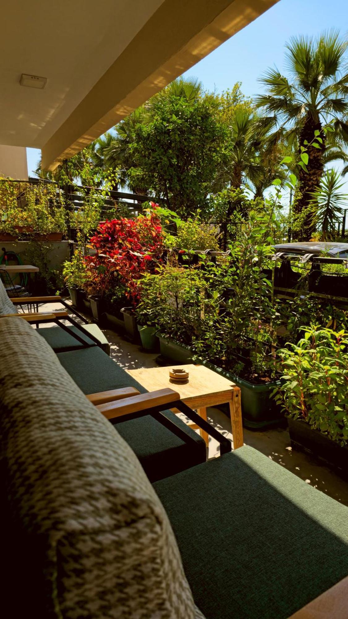 Elegant & Cozy Retreat Home, Center Gem By The Seaside, Steps From The Tram Izmir