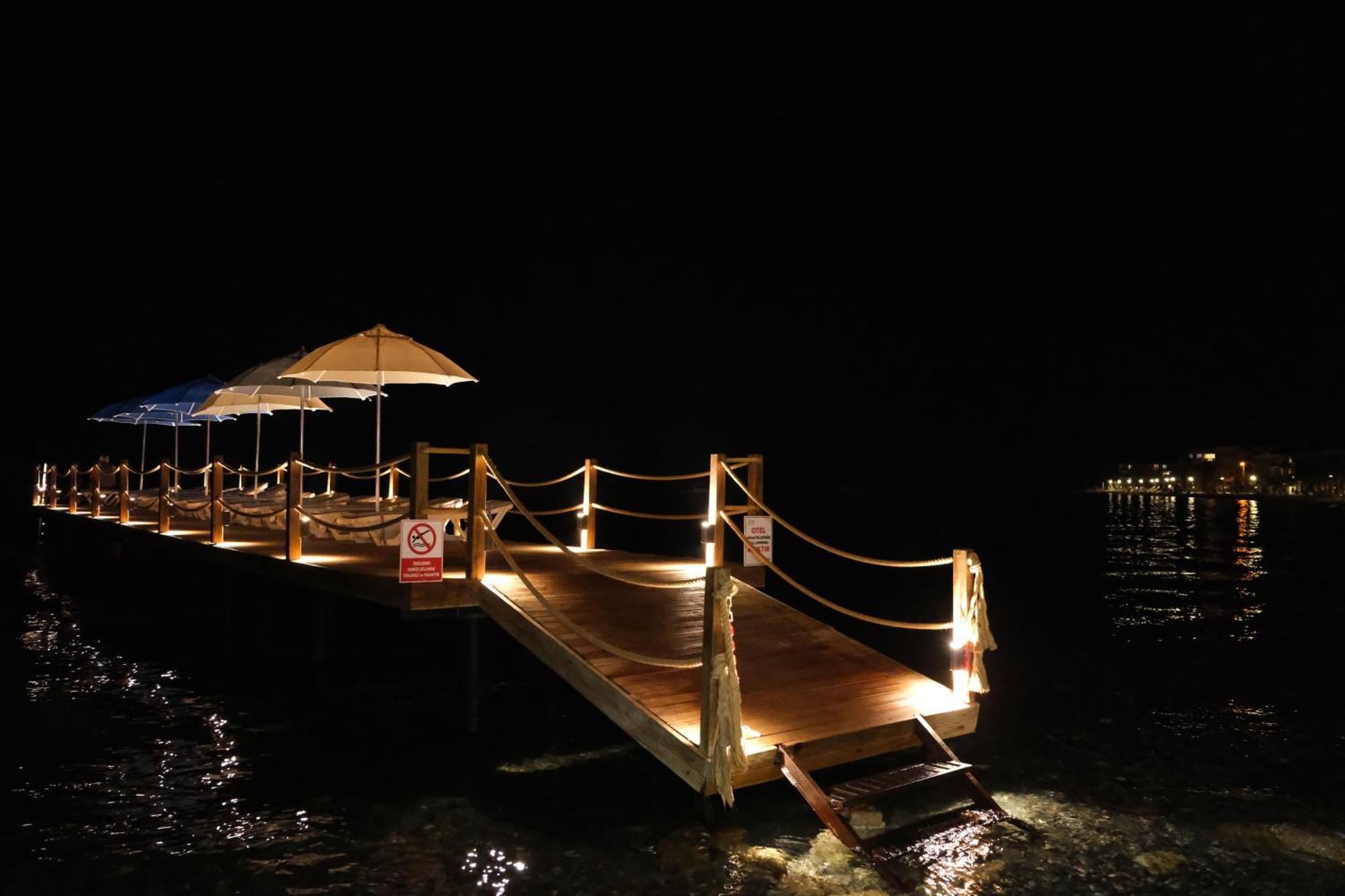 Lopera Hotel *