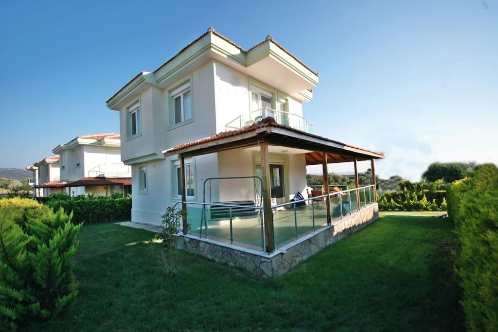 Poseidon Marine Villa *
