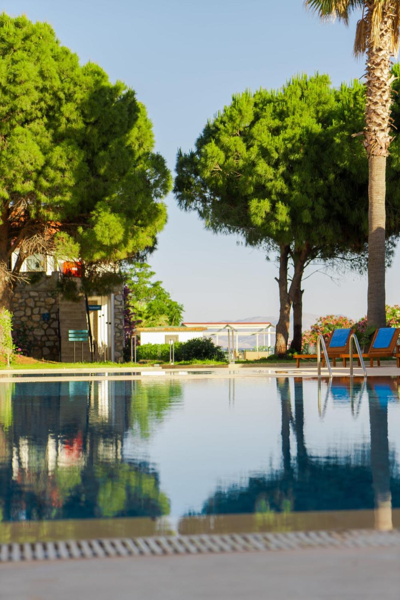 Feri Surf Club Hotel