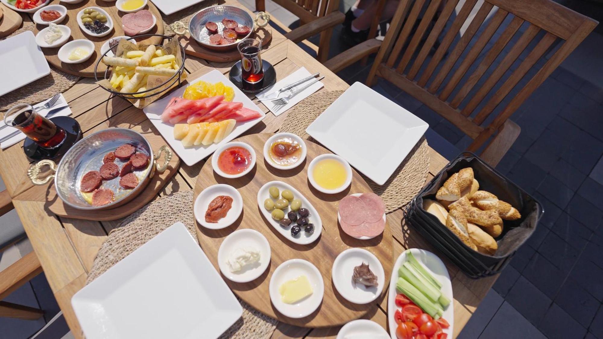Yasemin Hotel