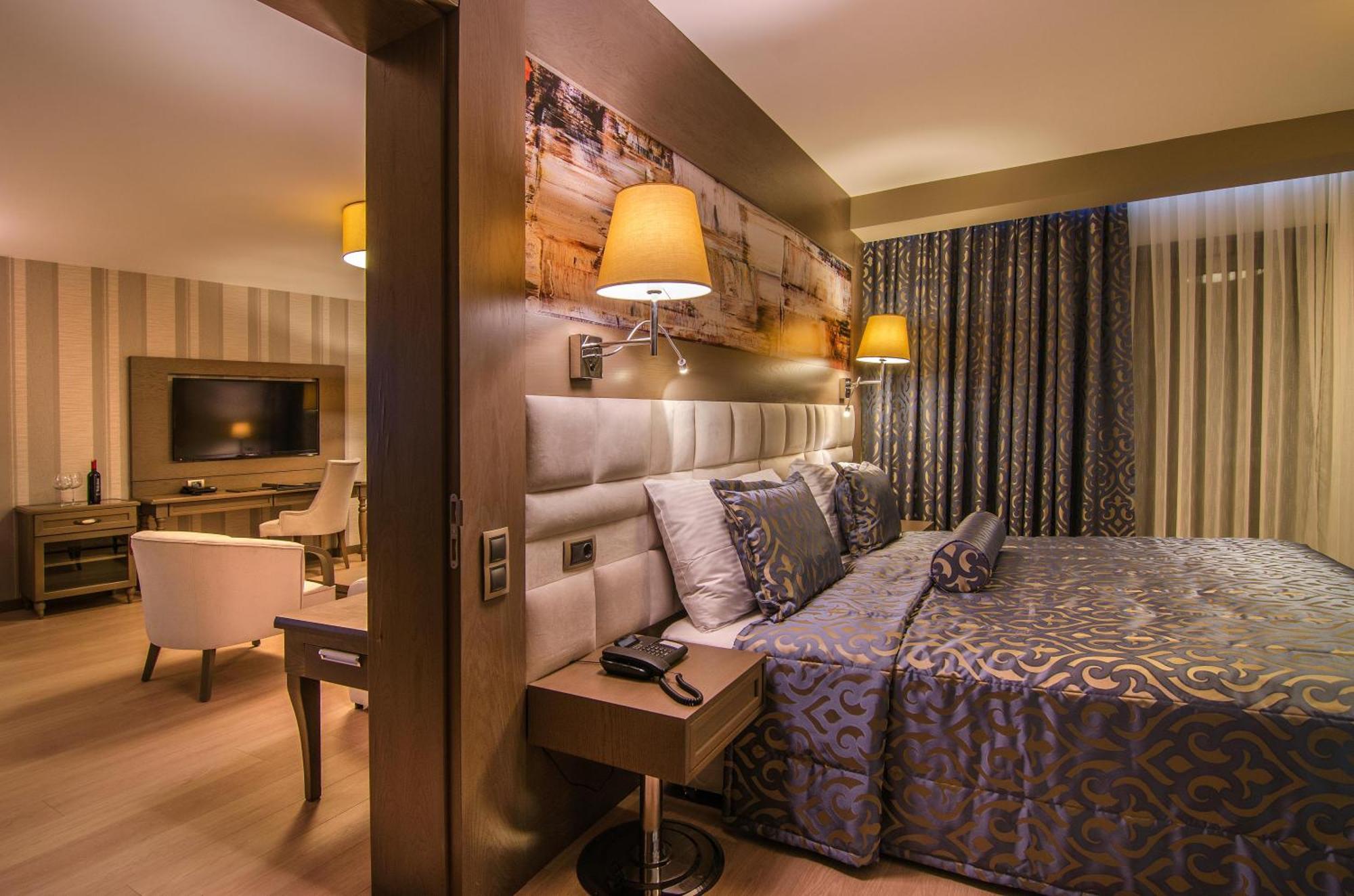The Grand Blue Sky International 4*