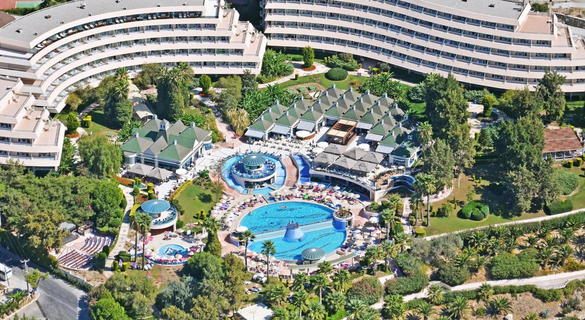 Resort The Grand Blue Sky International