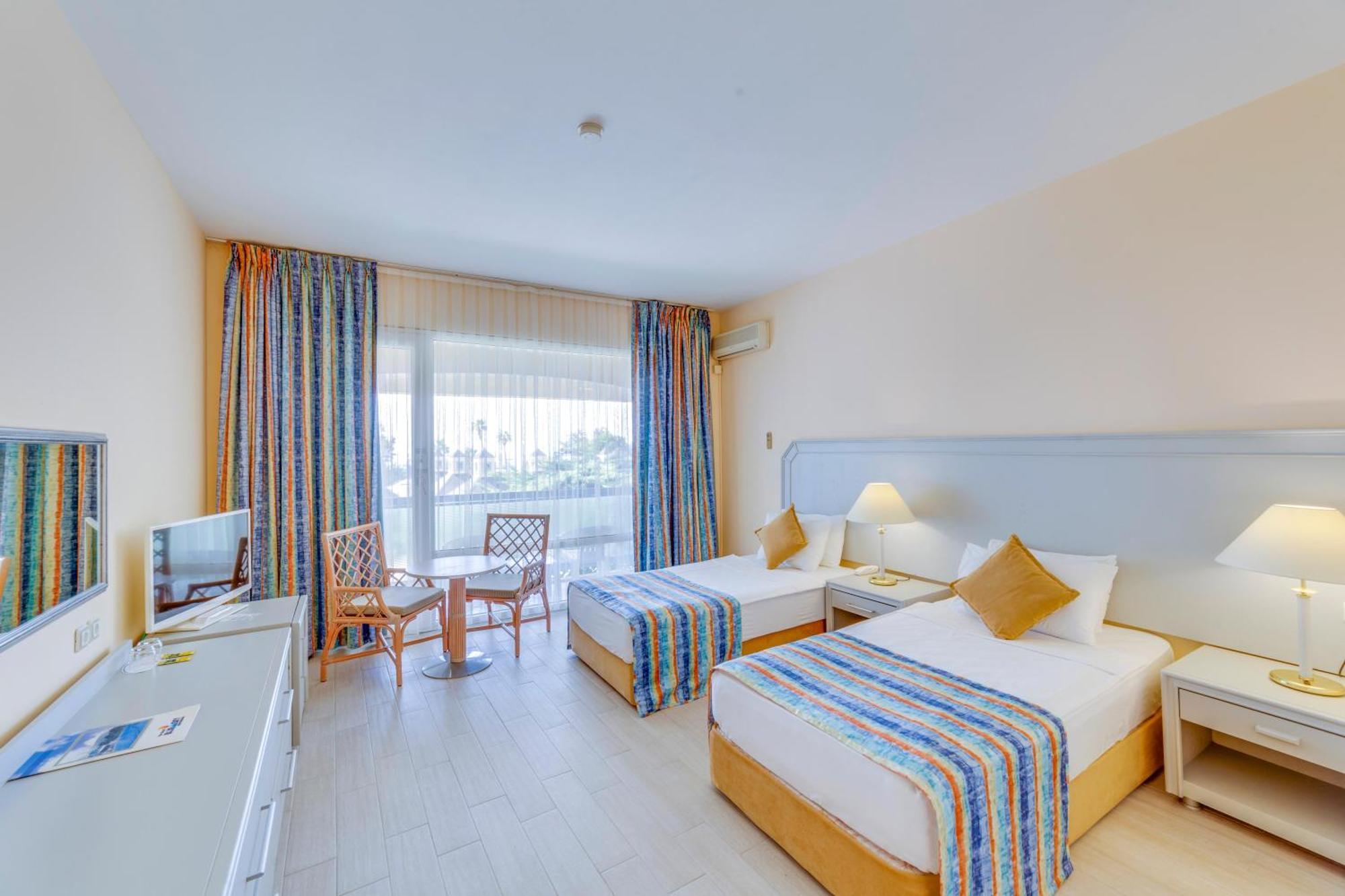 Resort The Grand Blue Sky International