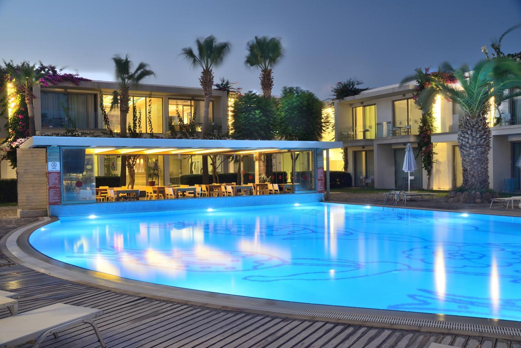 Lugga Boutique & 3*
