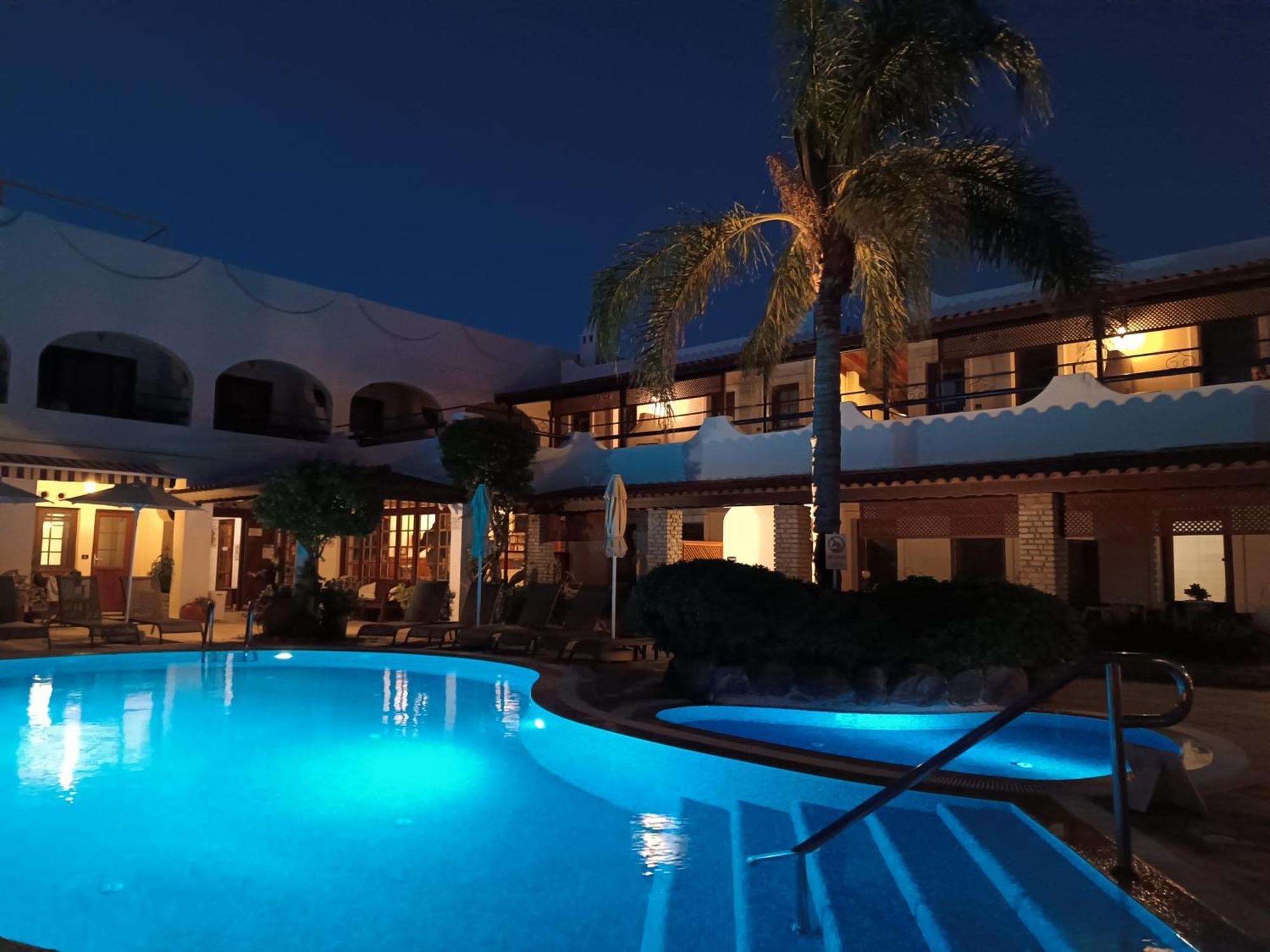 Uzhan Hotel
